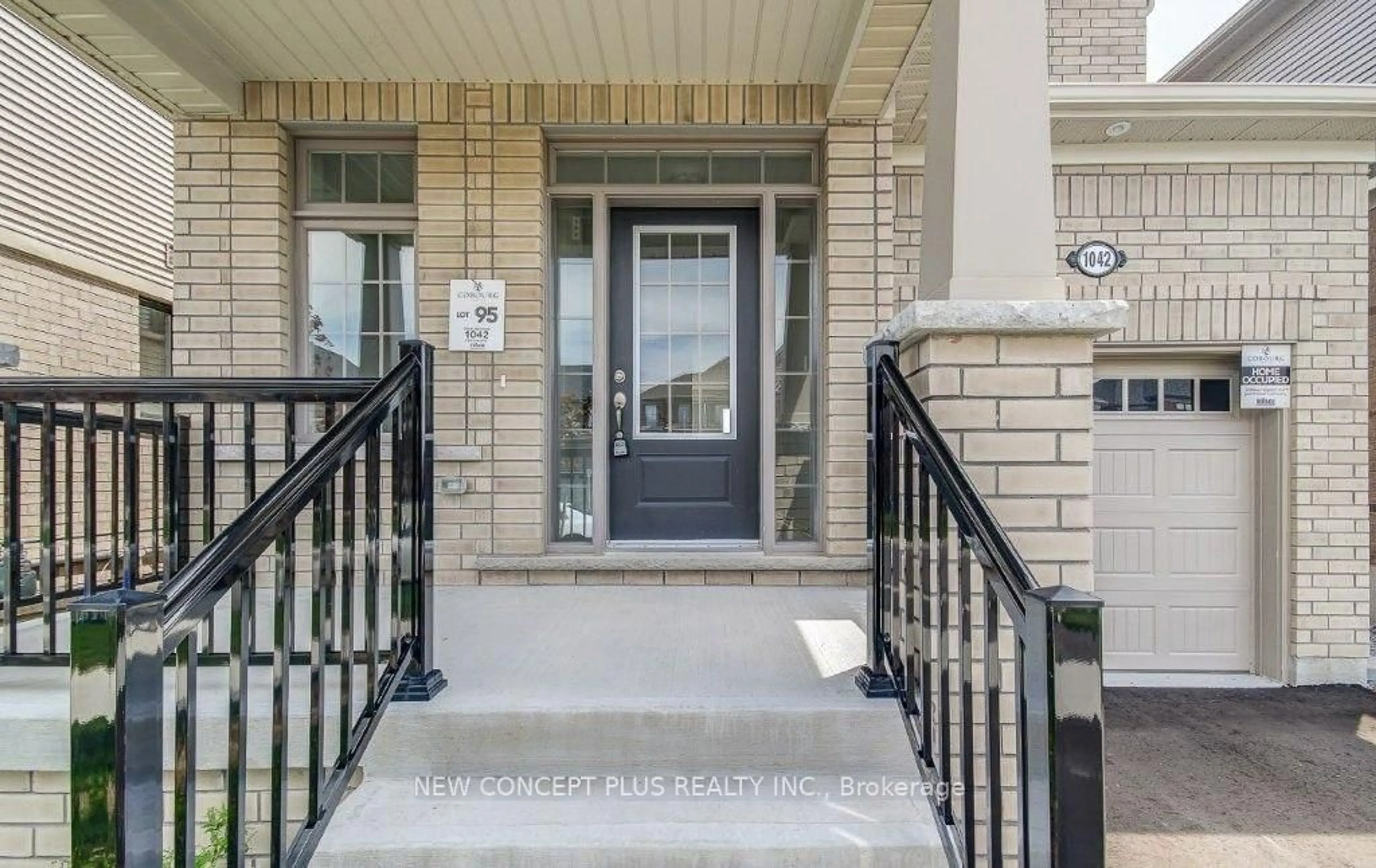 Indoor entryway for 1042 Denton Dr, Cobourg Ontario K9A 3T8