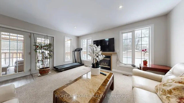 301 Garner Rd, Hamilton 4
