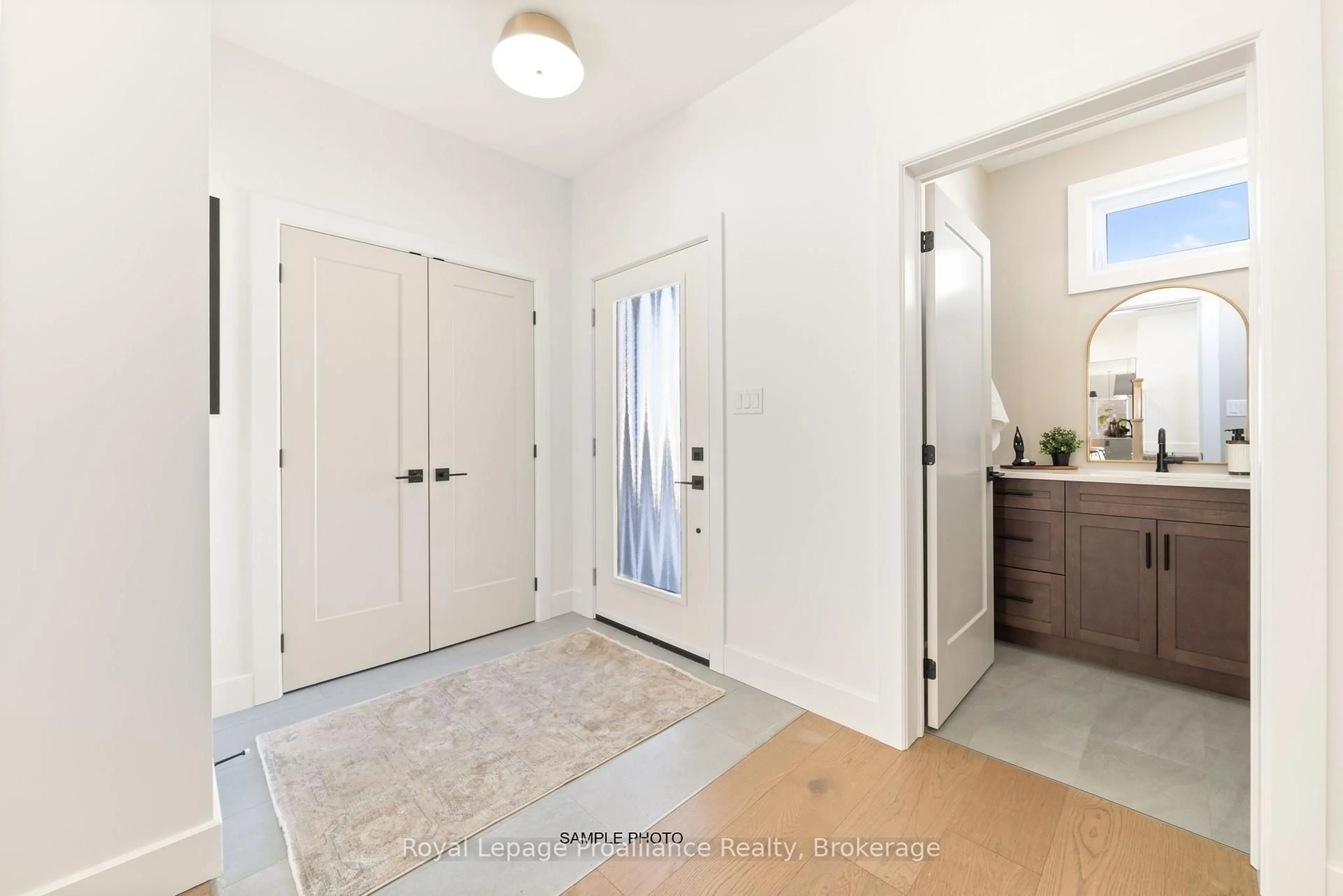 Indoor entryway for 28 Fraser Dr, Quinte West Ontario K0K 1E0