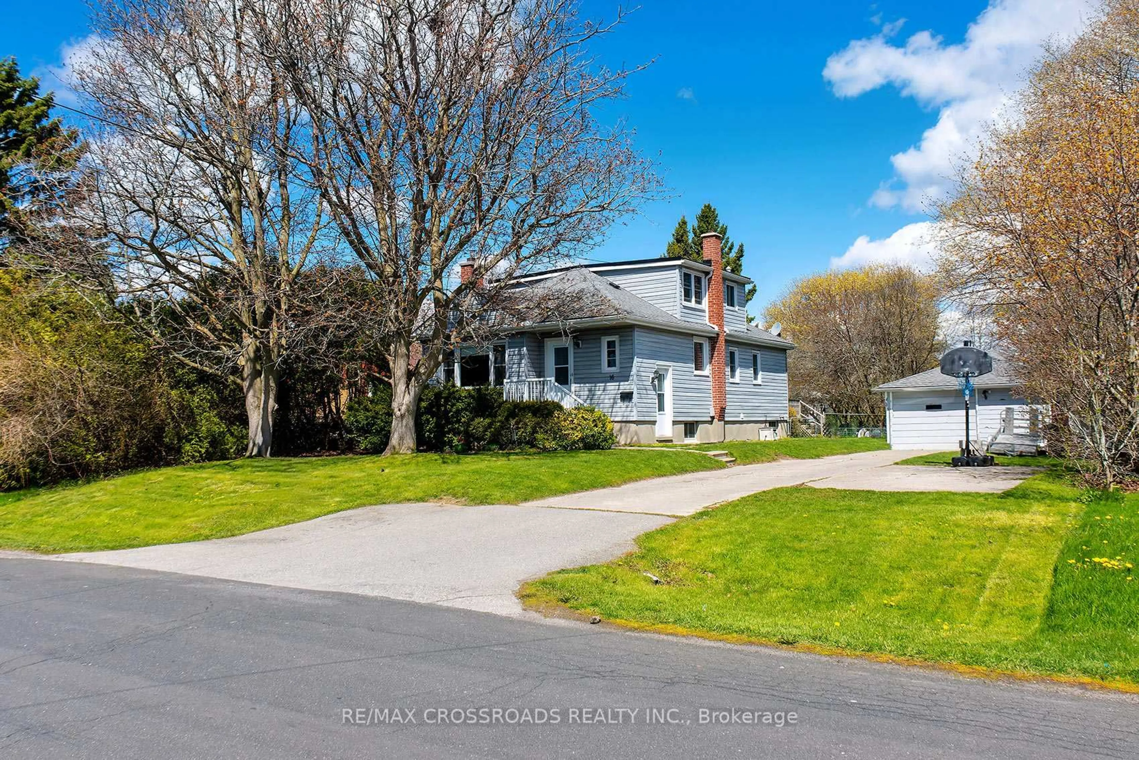 A pic from outside/outdoor area/front of a property/back of a property/a pic from drone, street for 16 Hamilton Ave, Cobourg Ontario K9A 1V6