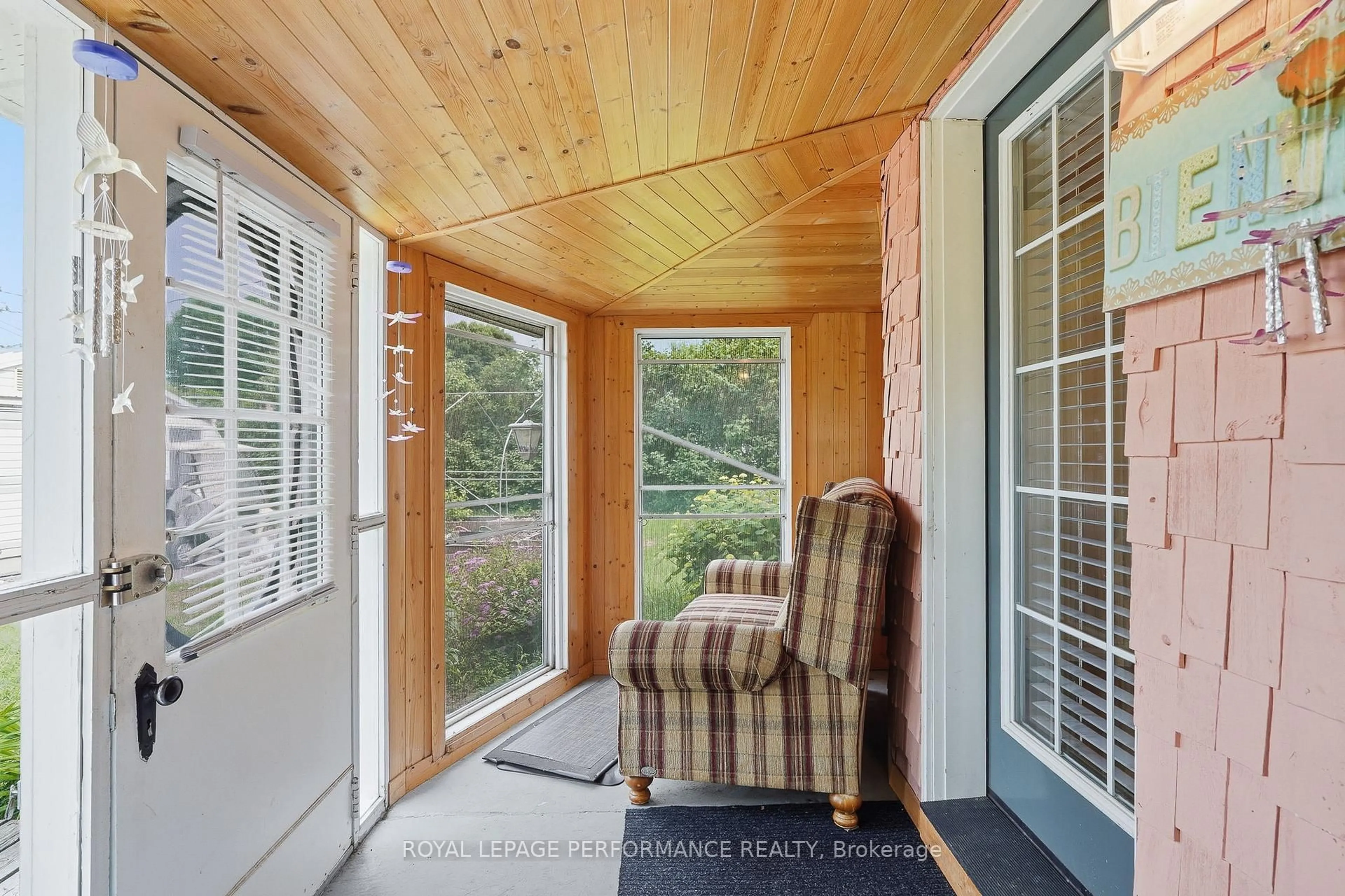 Indoor entryway for 2251 Concession 9 Rd #30, Alfred and Plantagenet Ontario K0B 1C0