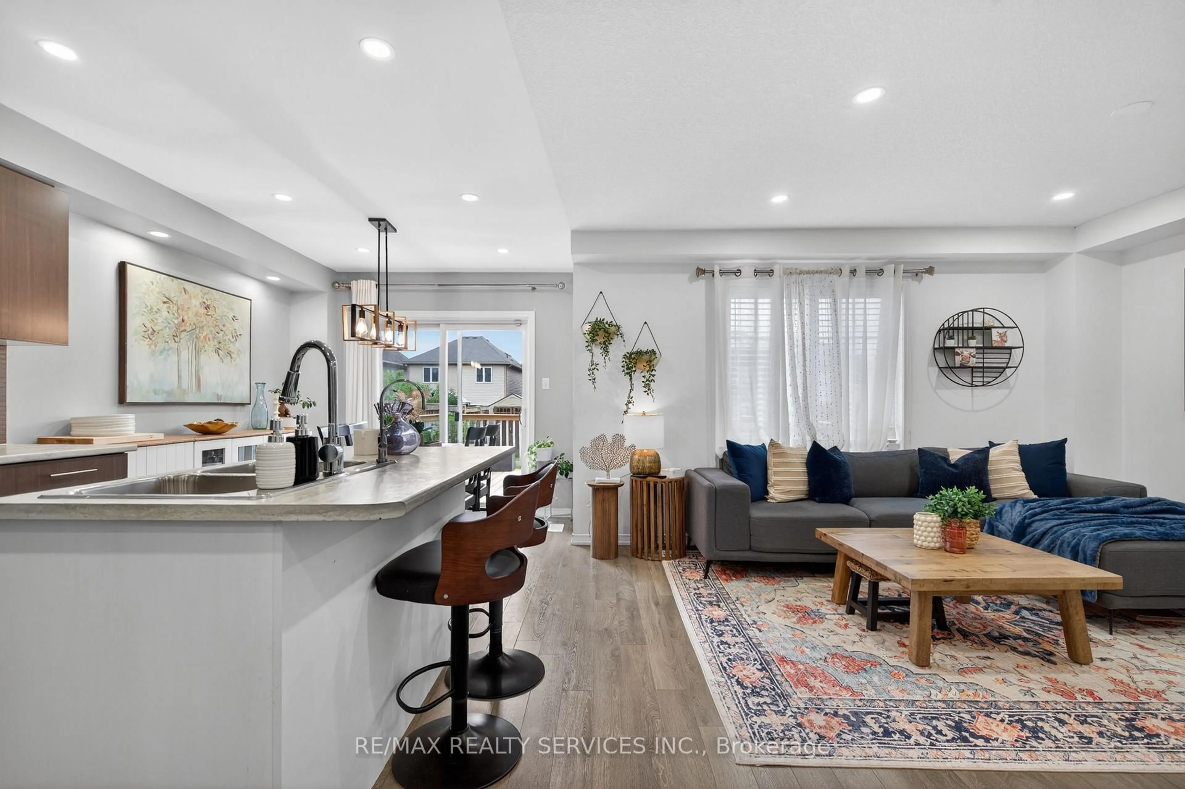 Open concept kitchen, unknown for 44 English Lane, Brantford Ontario N3T 0H1