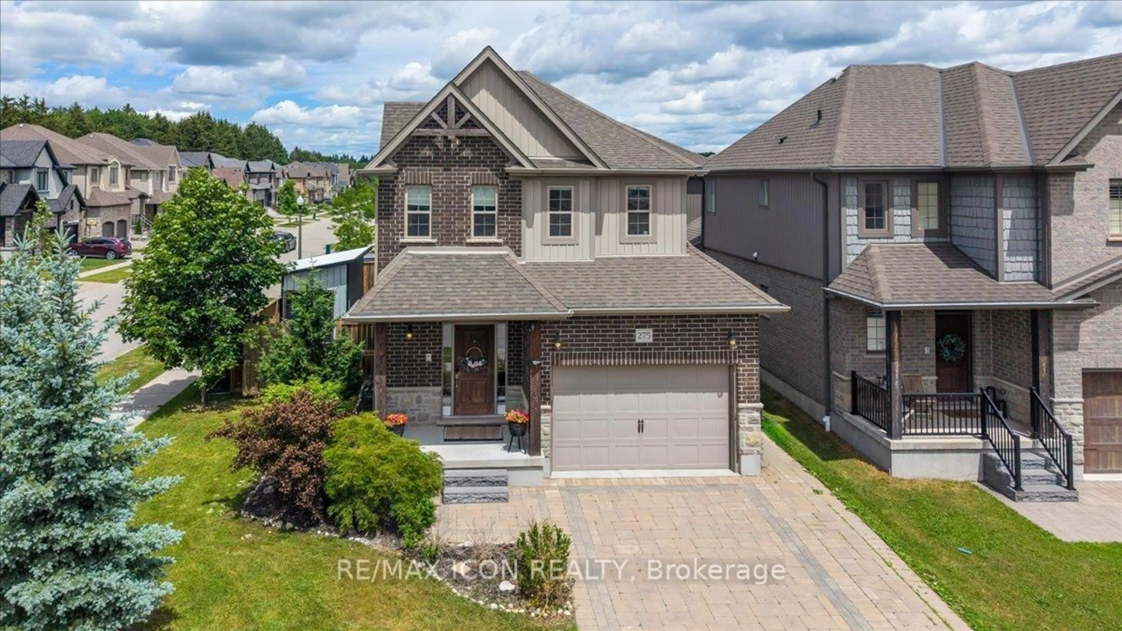 A pic from outside/outdoor area/front of a property/back of a property/a pic from drone, street for 275 Falconridge Dr, Kitchener Ontario N2K 0C5