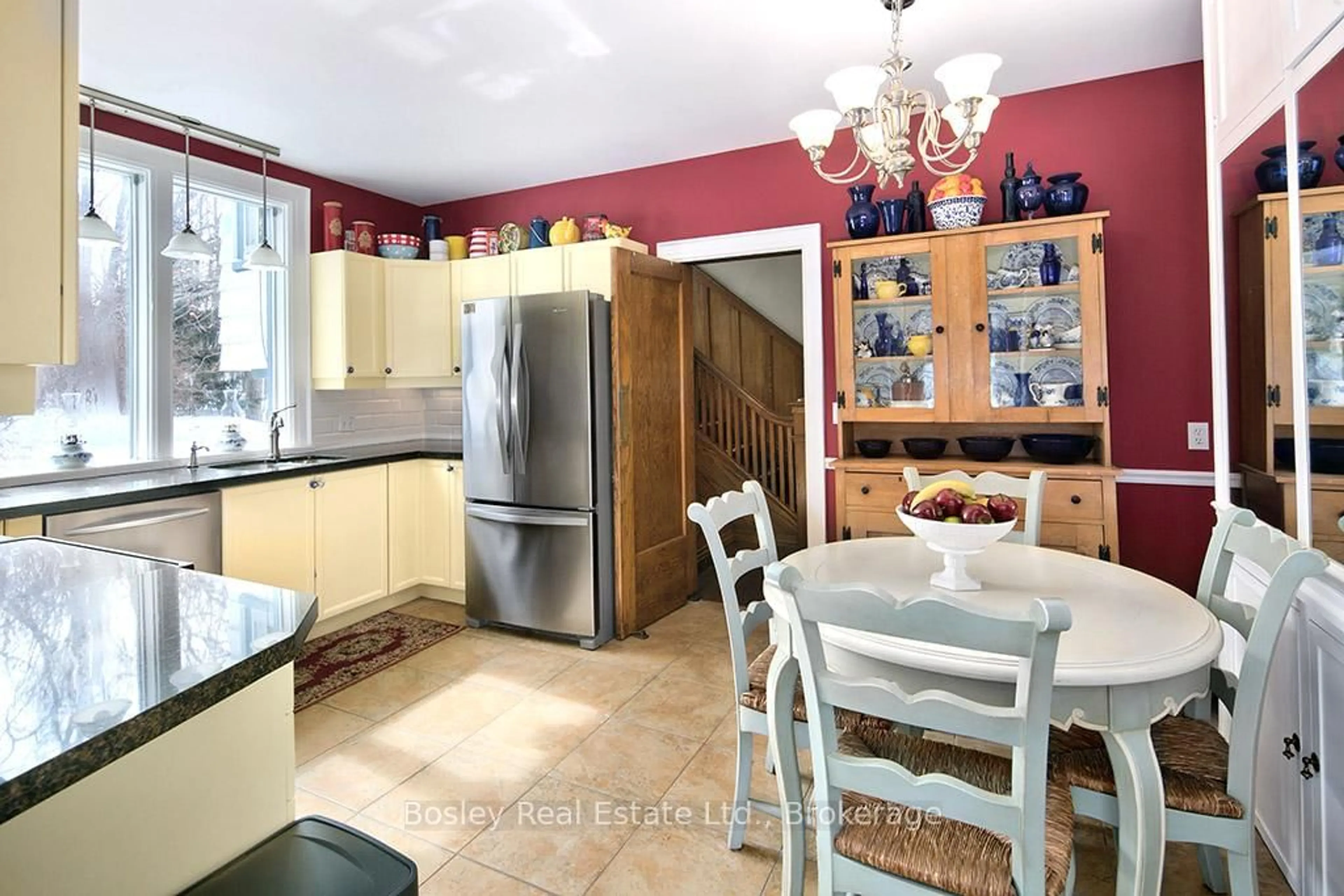 Open concept kitchen, ceramic/tile floor for 103 Brook St, Blue Mountains Ontario N0H 1J0