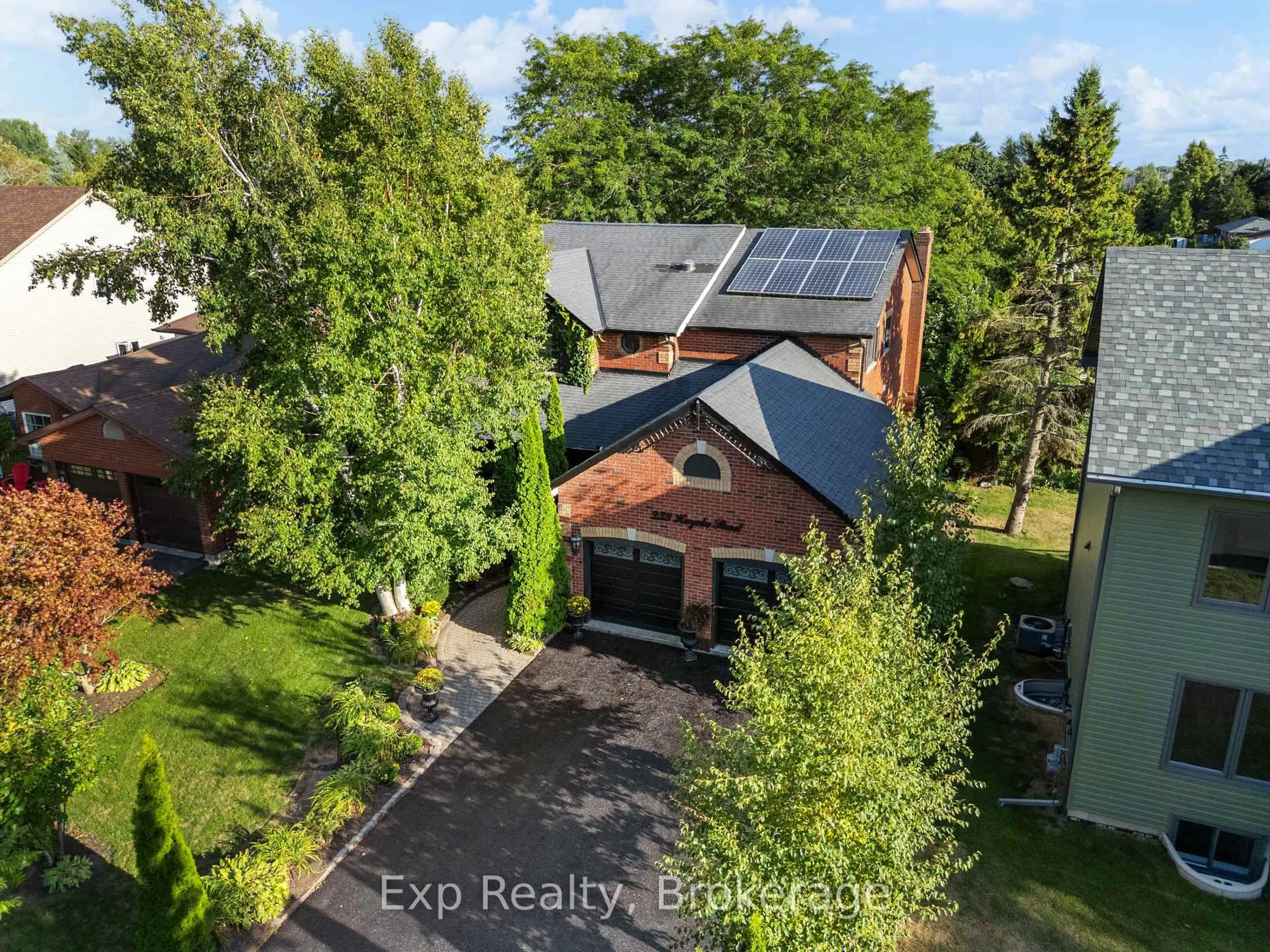 A pic from outside/outdoor area/front of a property/back of a property/a pic from drone, unknown for 233 Huycke St, Cobourg Ontario K9A 5K8