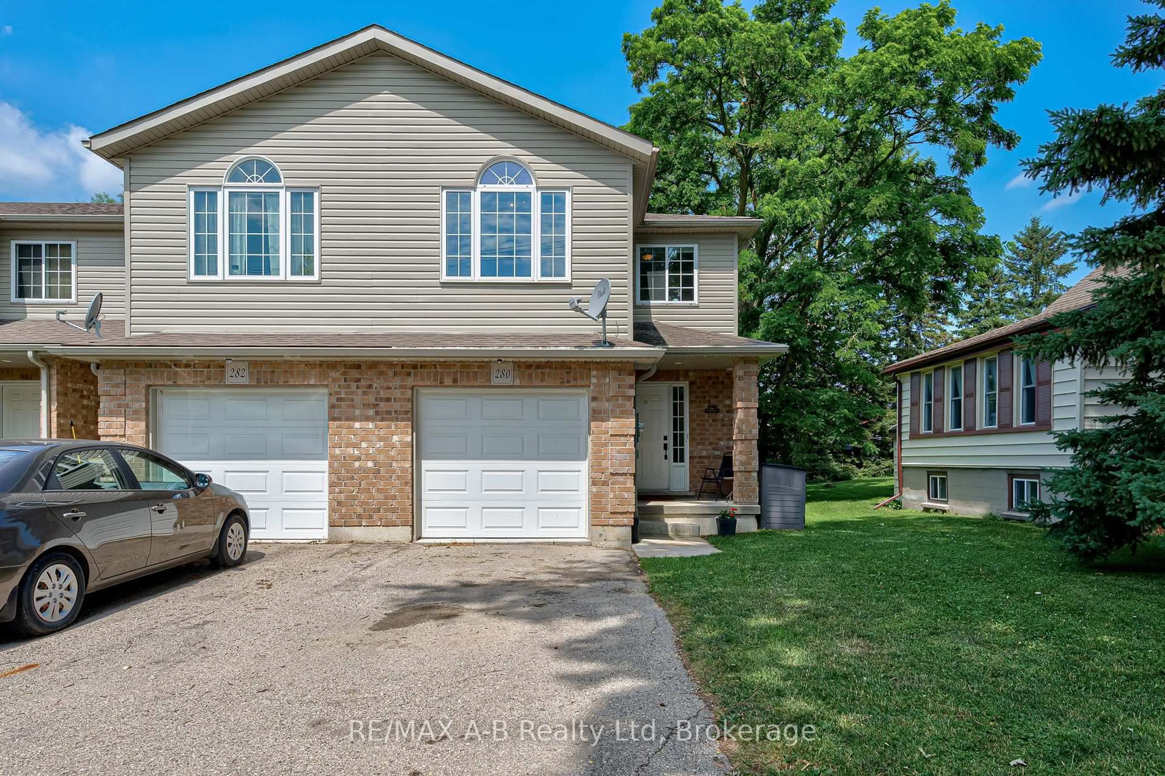 Unknown for 280 Railway Ave, Stratford Ontario N5A 2J4