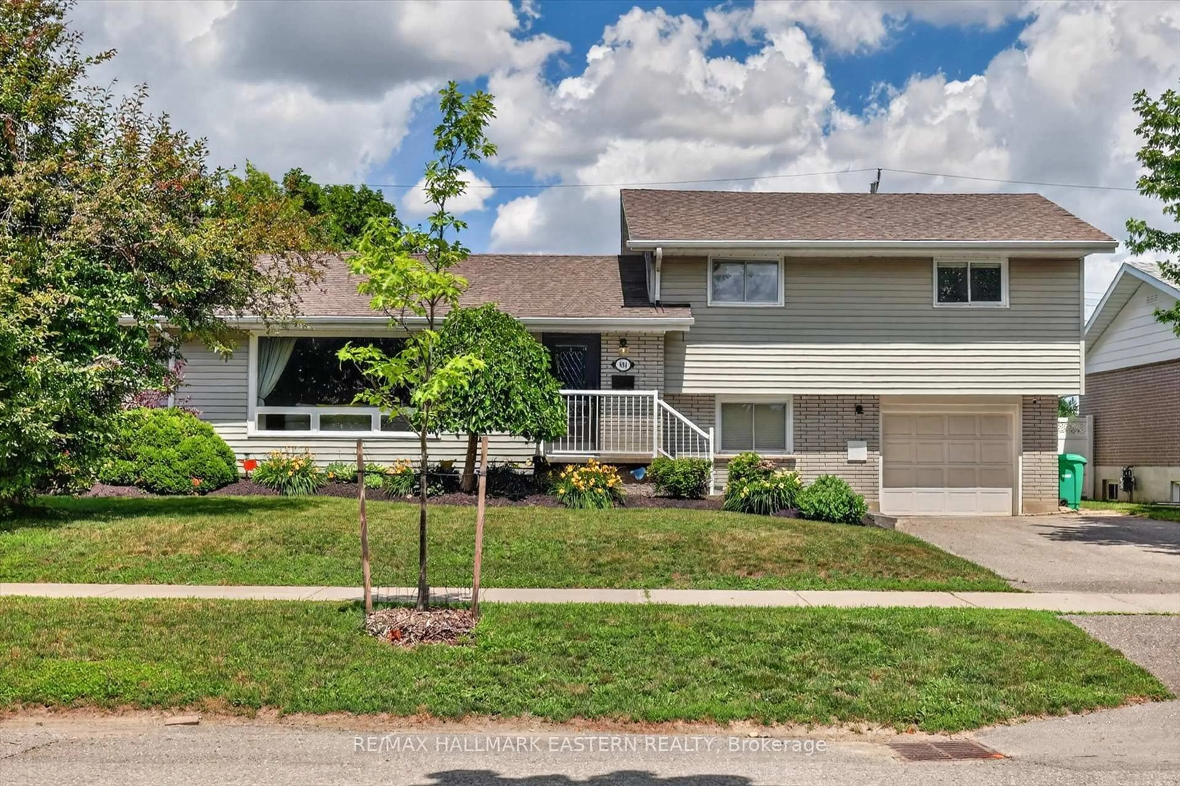 Home with vinyl exterior material, street for 894 Kawartha Dr, Peterborough Ontario K9J 6L3