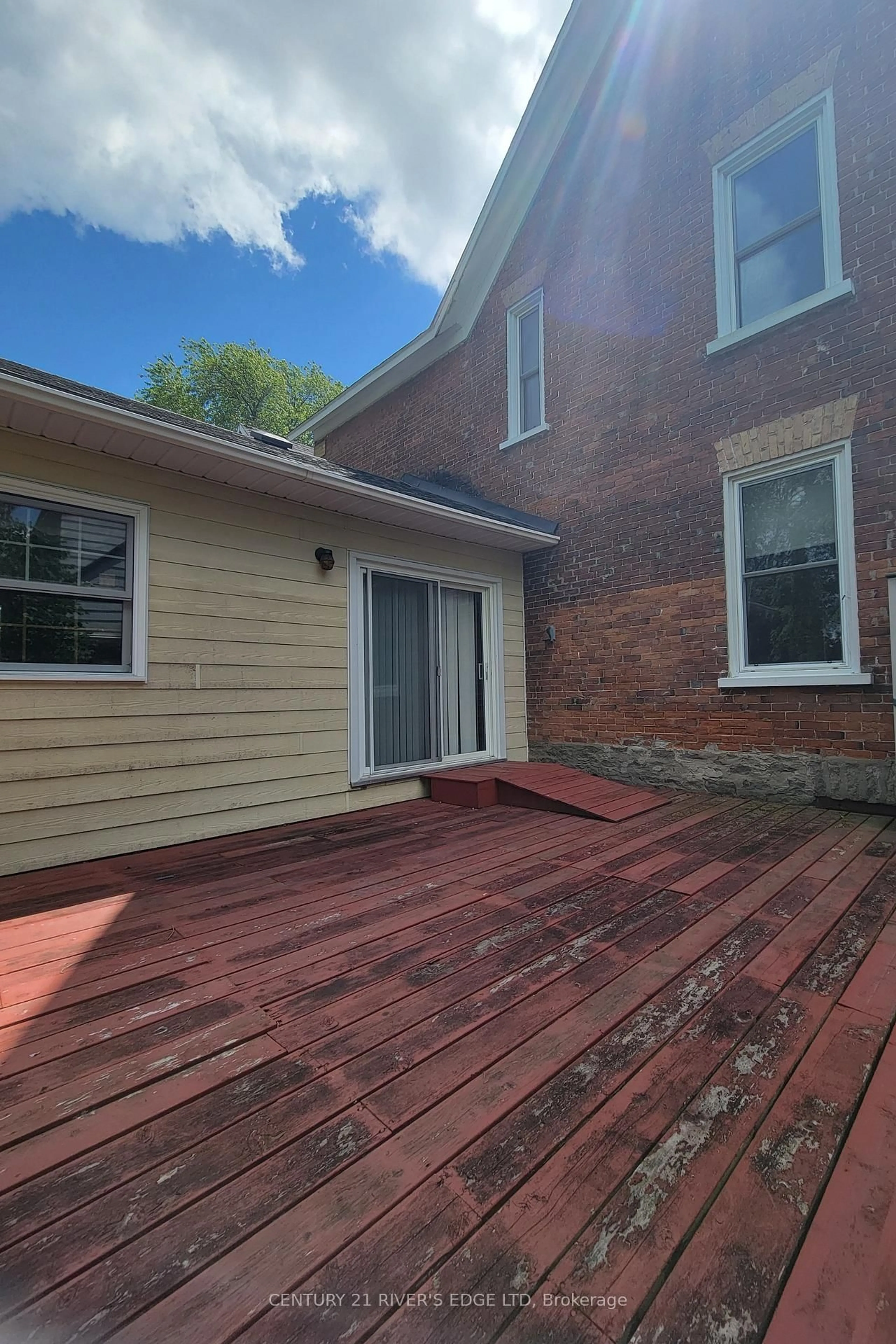 Unknown for 158 Pearl St, Brockville Ontario K6V 4C6