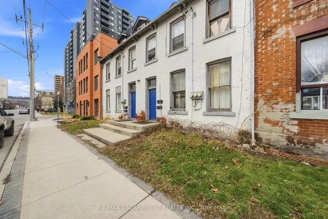 133-135 Wellington St, Hamilton 5