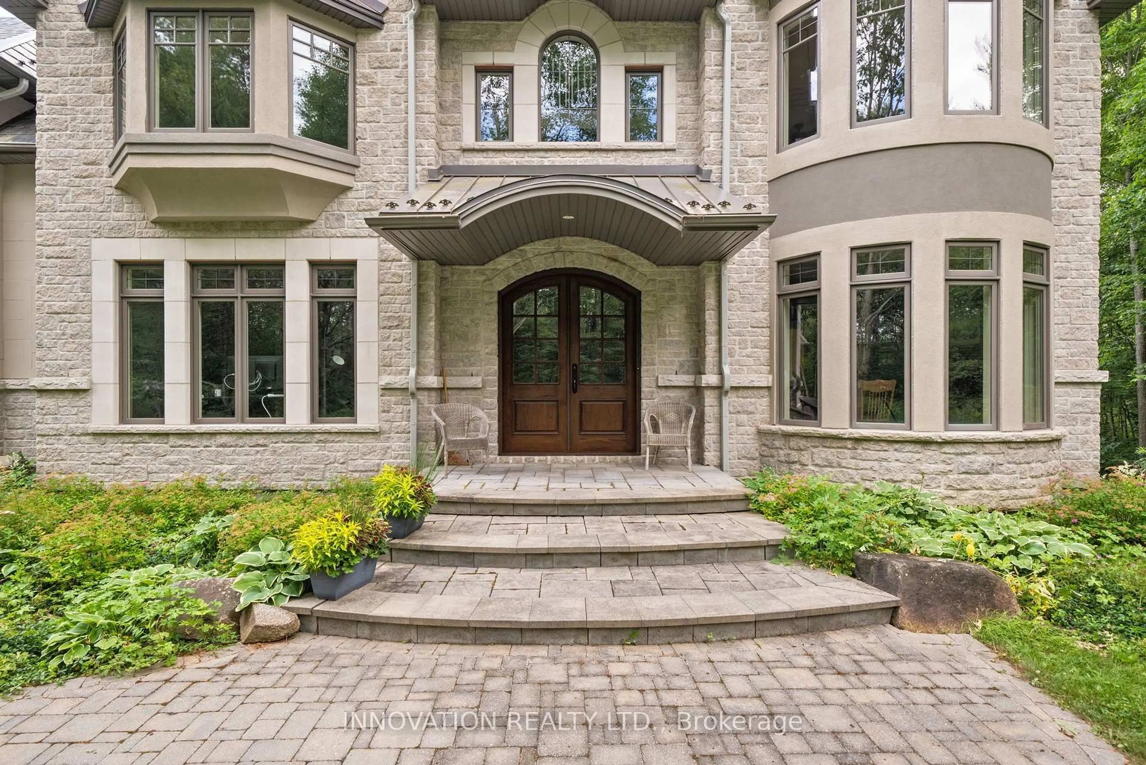 Indoor entryway for 439 John Aselford Dr, Ottawa Ontario K2W 1A8