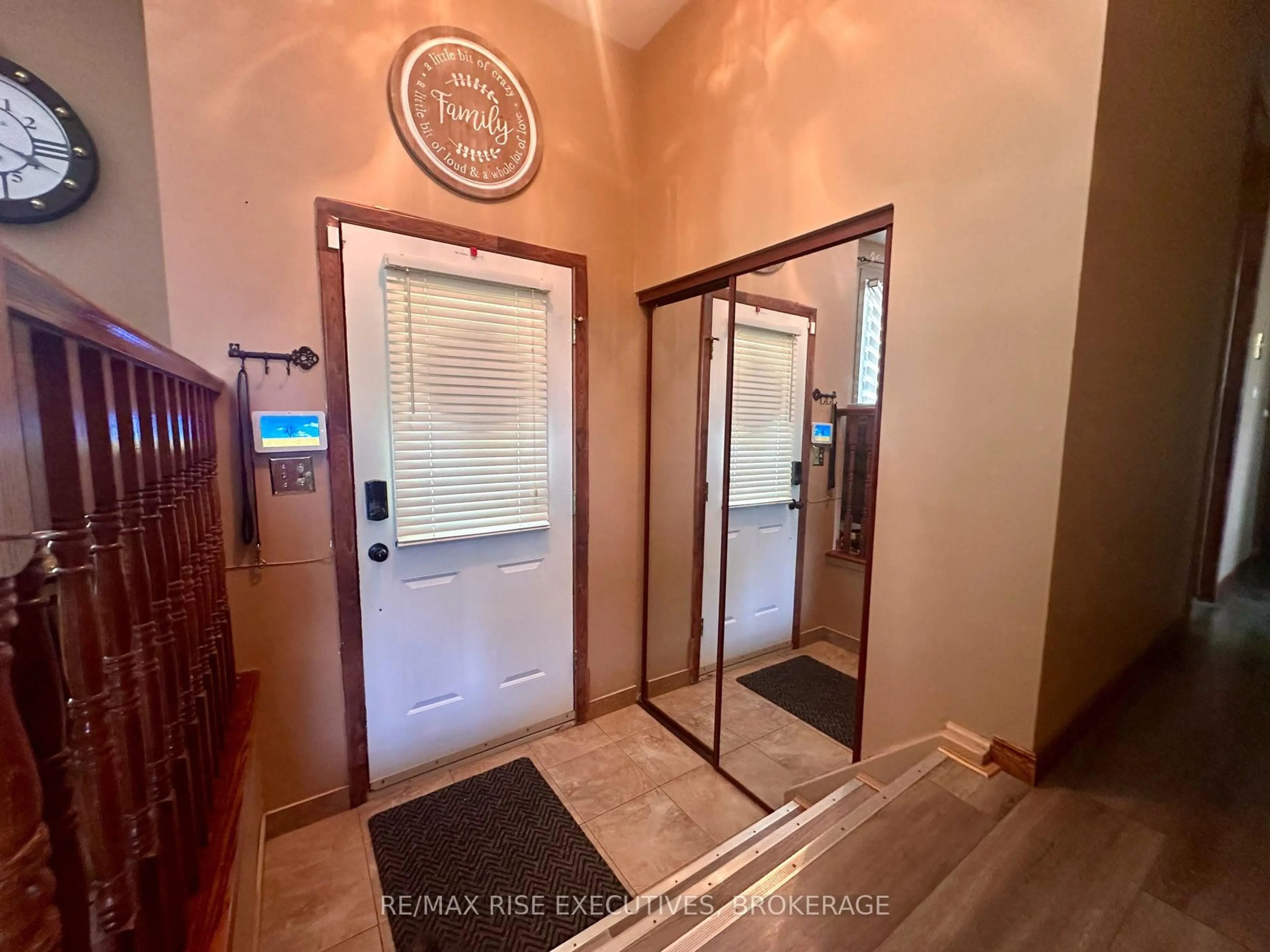 Indoor foyer for 214 Amherst Dr, Loyalist Ontario K7N 1T4