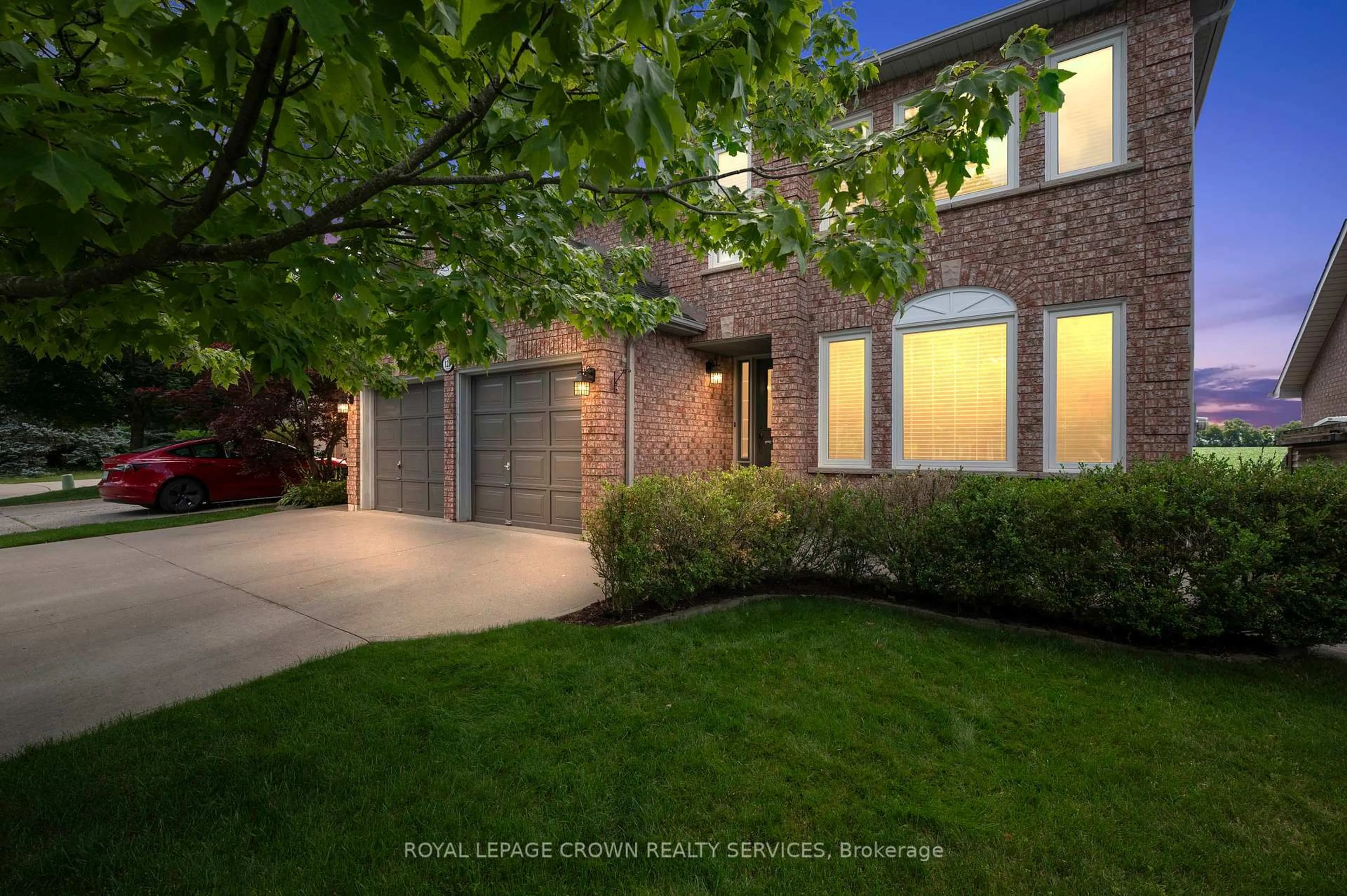 Home with brick exterior material, street for 122 Delavan Dr, Cambridge Ontario N1S 4S3