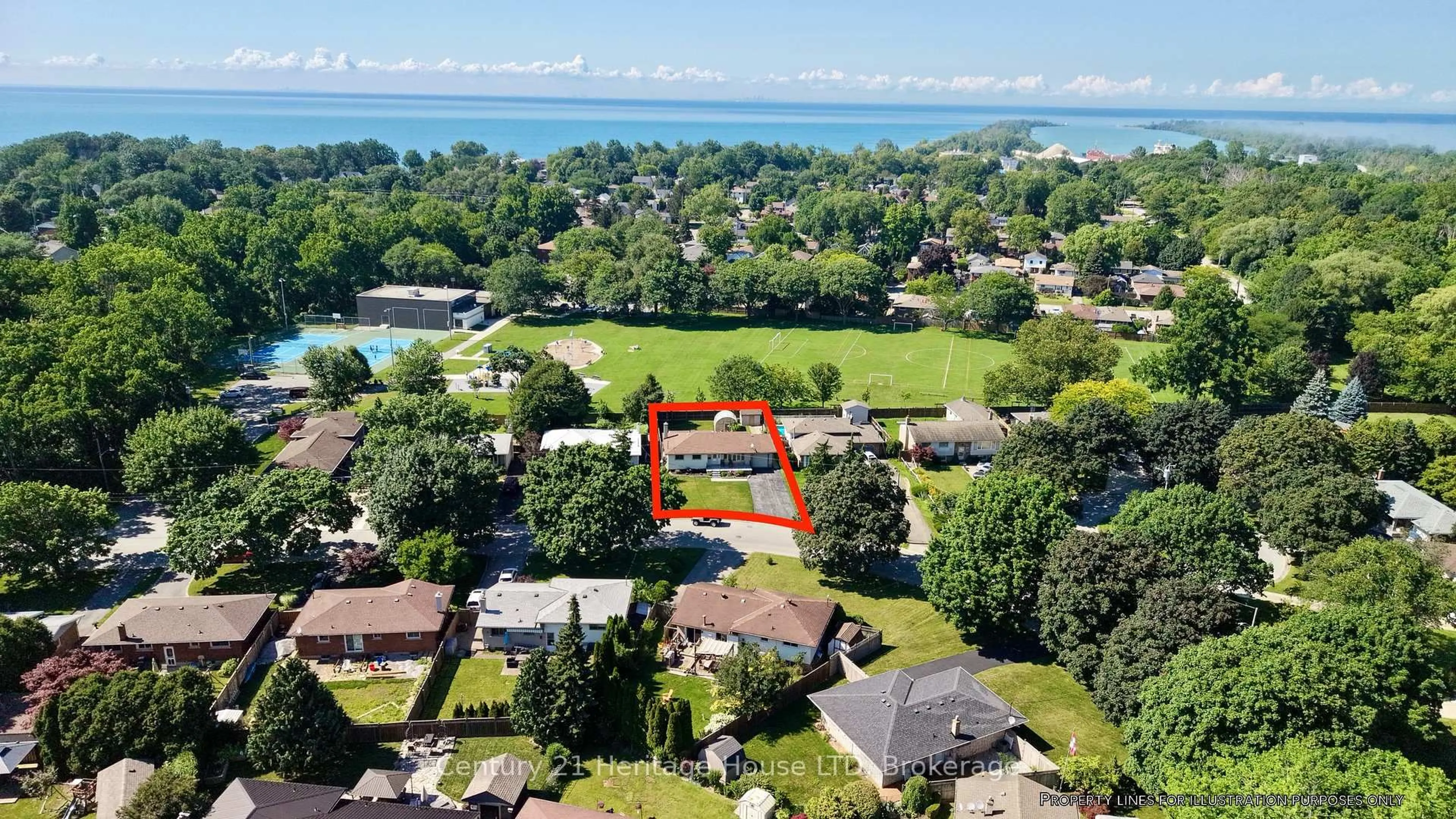 A pic from outside/outdoor area/front of a property/back of a property/a pic from drone, water/lake/river/ocean view for 64 Croydon Dr, St. Catharines Ontario L2M 1J7