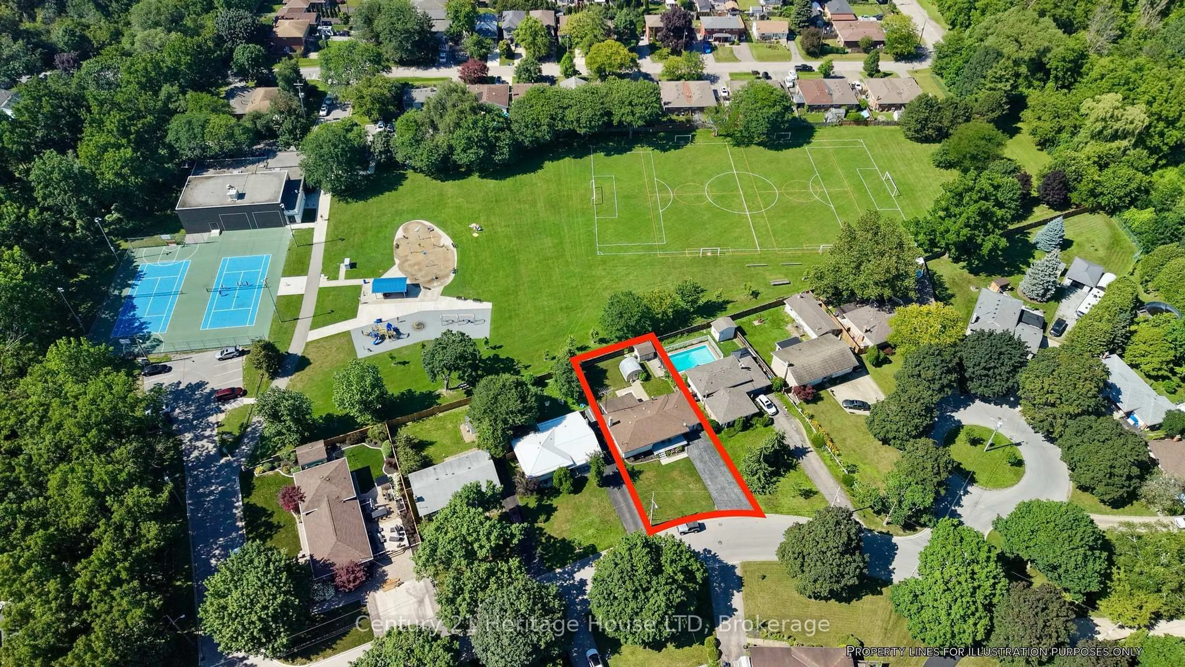 A pic from outside/outdoor area/front of a property/back of a property/a pic from drone, street for 64 Croydon Dr, St. Catharines Ontario L2M 1J7