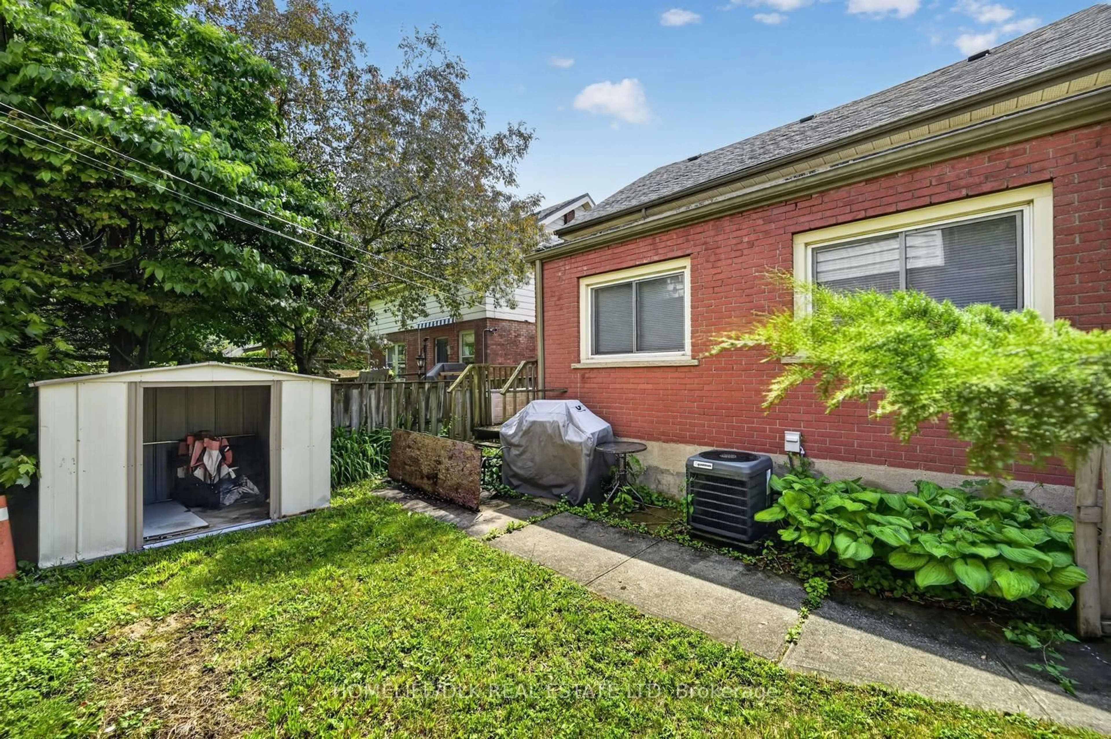 Patio, street for 427 Earl St, Kingston Ontario K7L 2J9