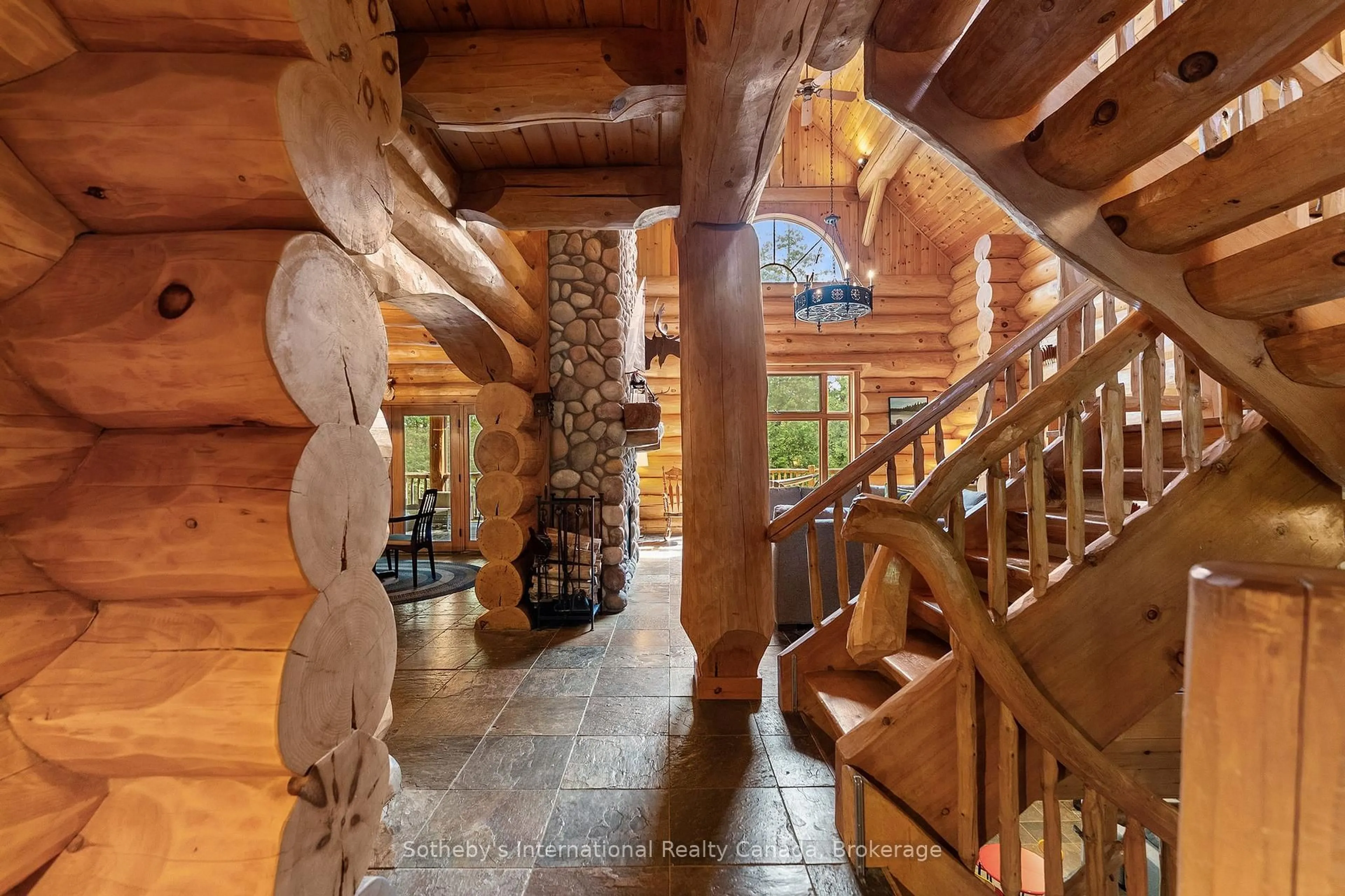 Indoor foyer for 1014 Salmon Lake Rd, Trent Lakes Ontario K0L 1J0