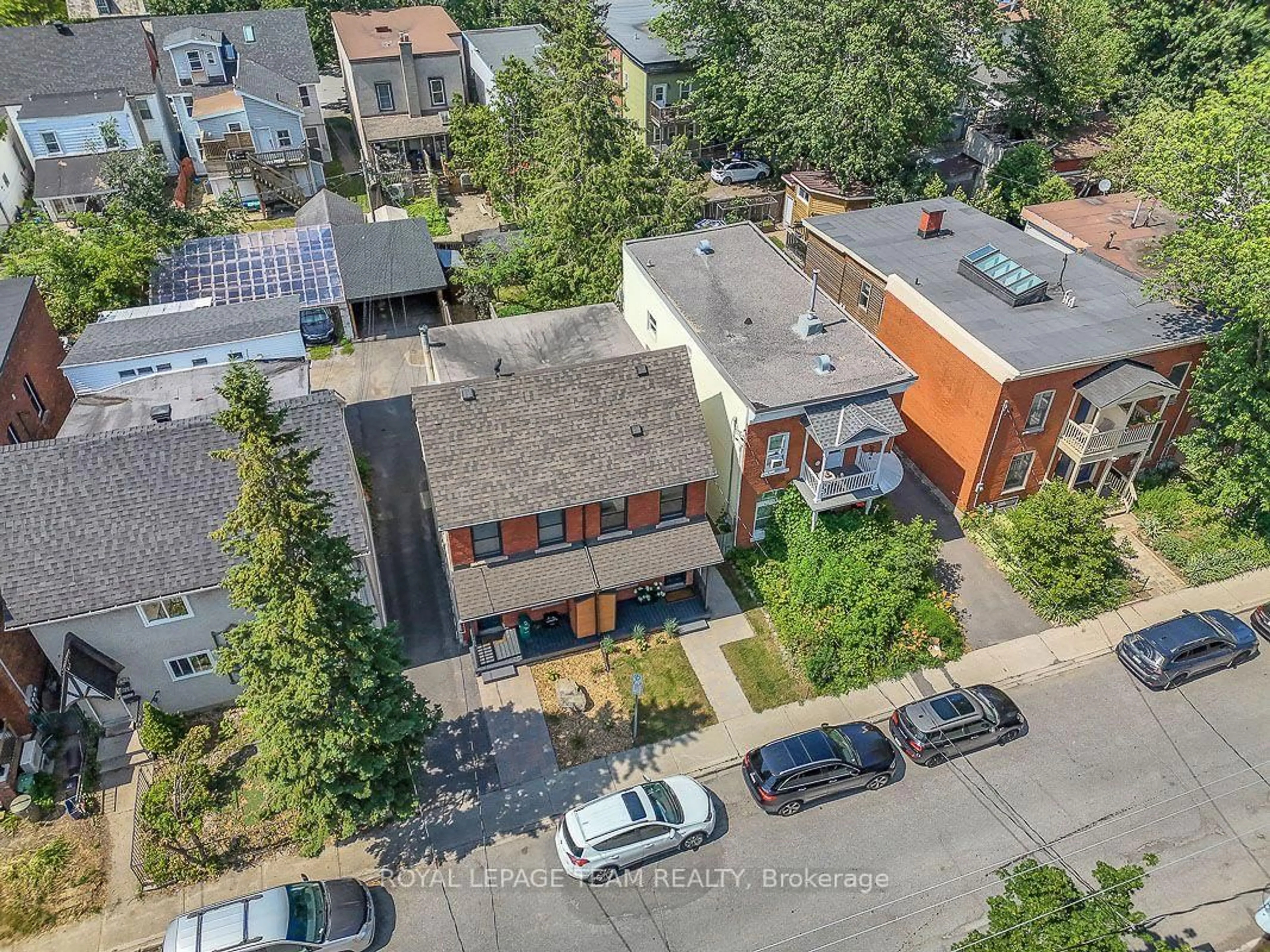 A pic from outside/outdoor area/front of a property/back of a property/a pic from drone, street for 191 Cathcart St, Ottawa Ontario K1N 5C1