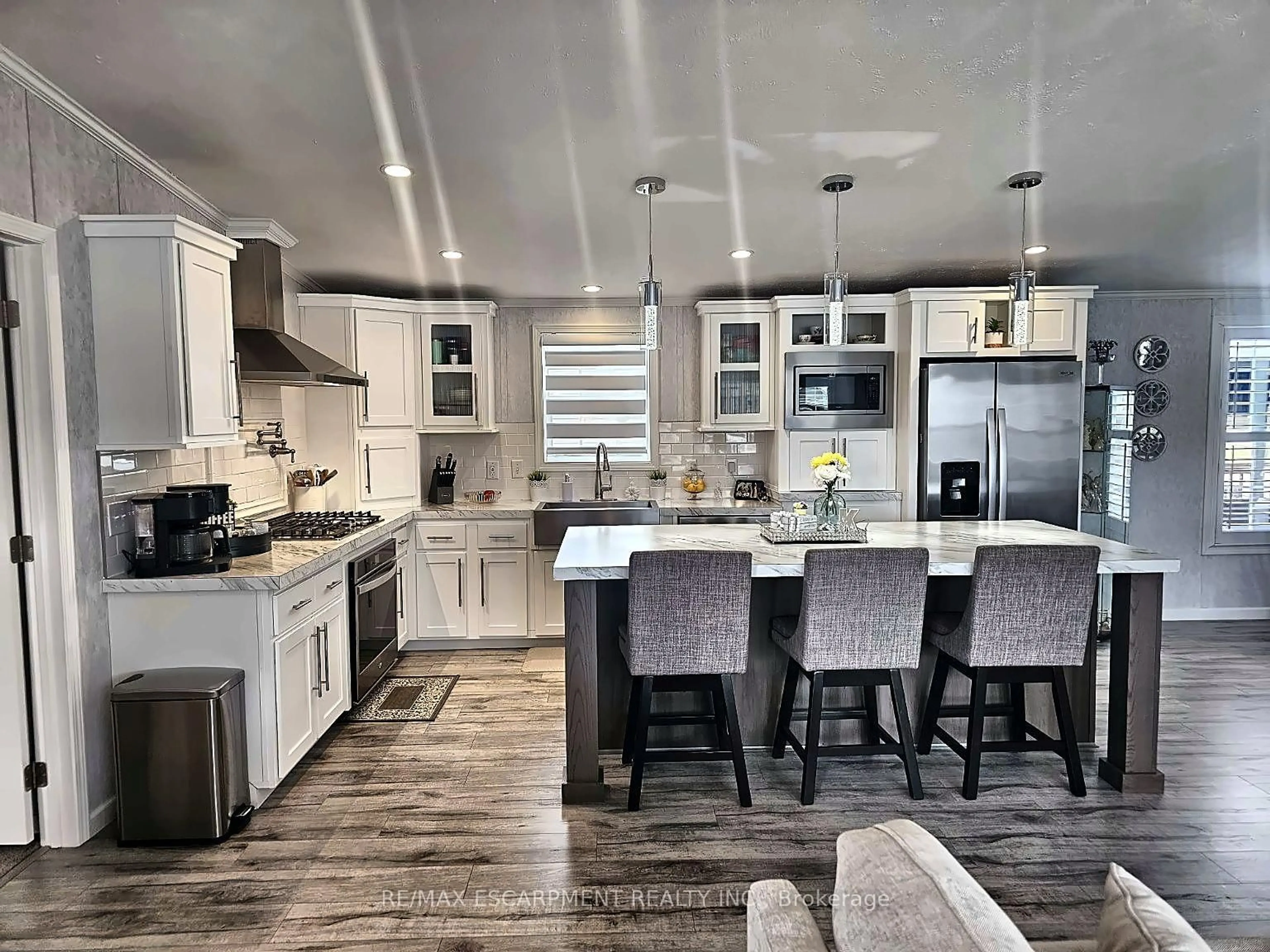 Open concept kitchen, unknown for 13 Hickory Hllw, Haldimand Ontario N0A 1L0
