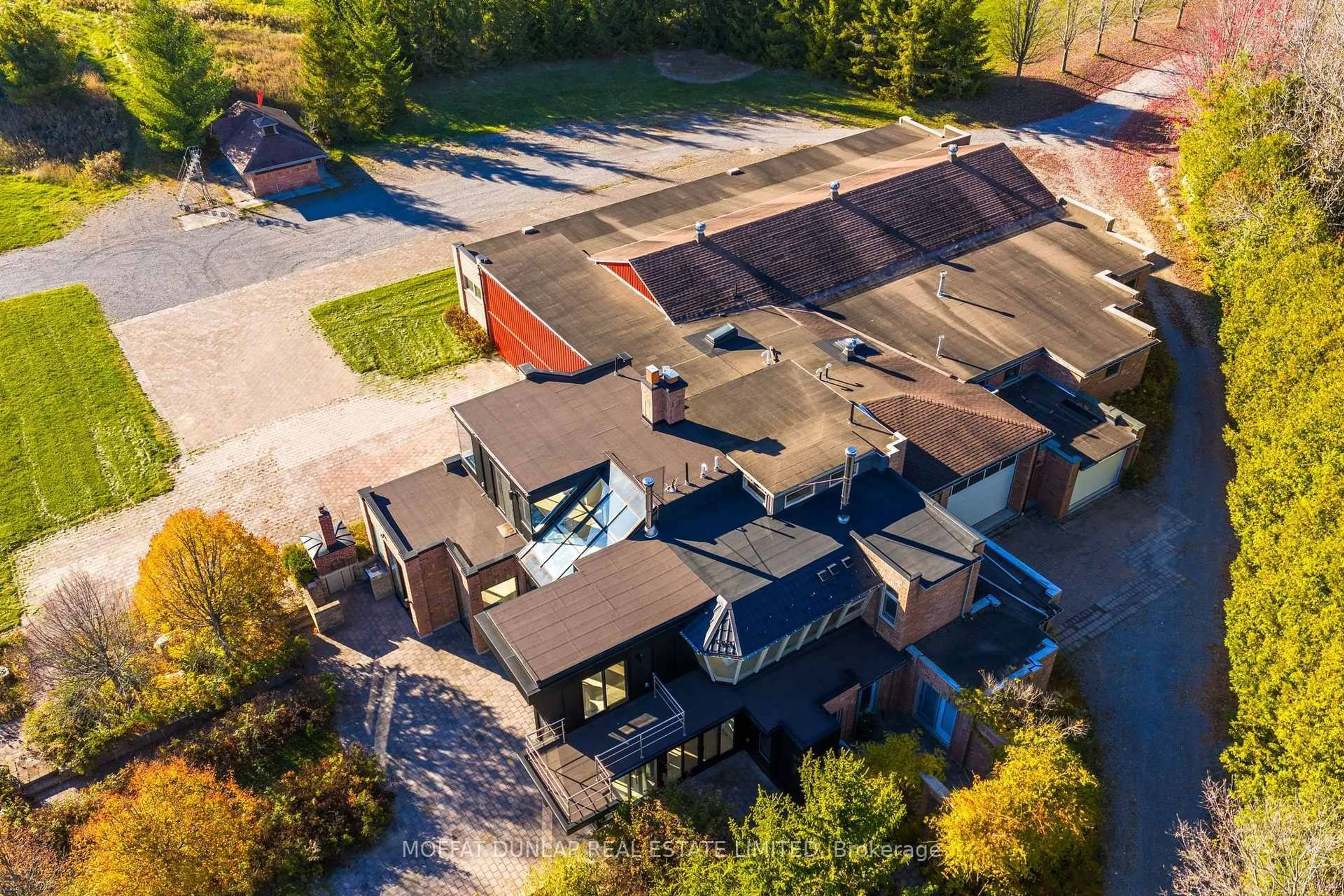 A pic from outside/outdoor area/front of a property/back of a property/a pic from drone, building for 2441 7th Line, Port Hope Ontario L1A 3V5