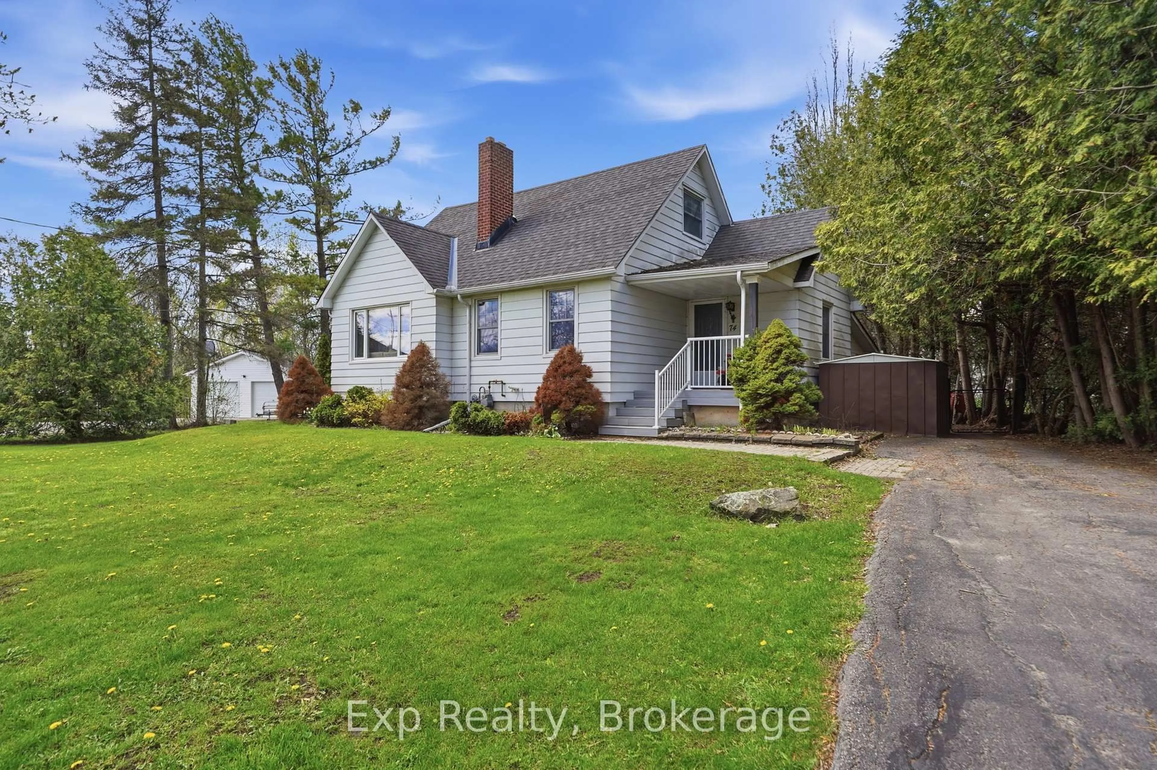 A pic from outside/outdoor area/front of a property/back of a property/a pic from drone, street for 74 Sidney St, Belleville Ontario K8P 3Y8