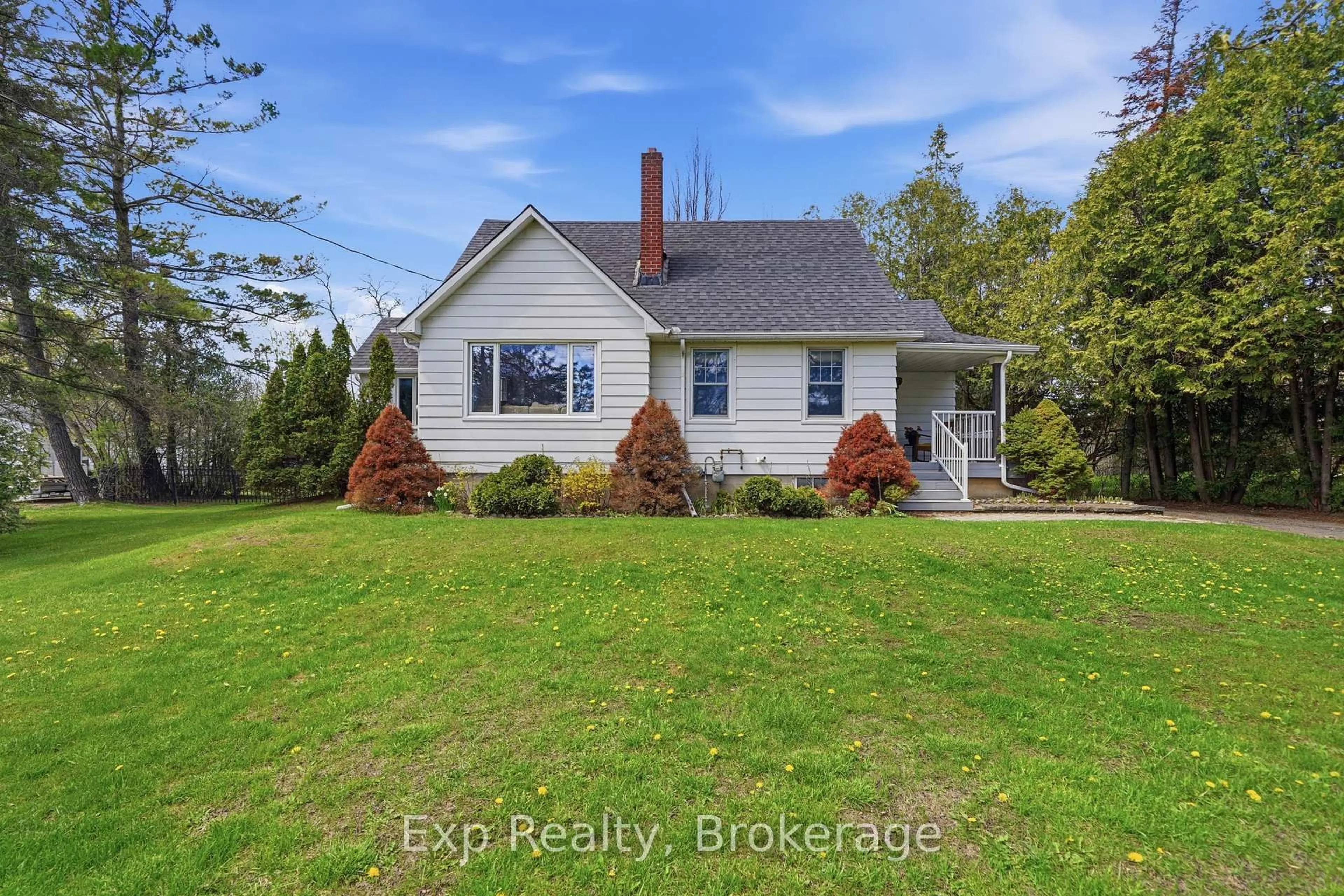 A pic from outside/outdoor area/front of a property/back of a property/a pic from drone, street for 74 Sidney St, Belleville Ontario K8P 3Y8