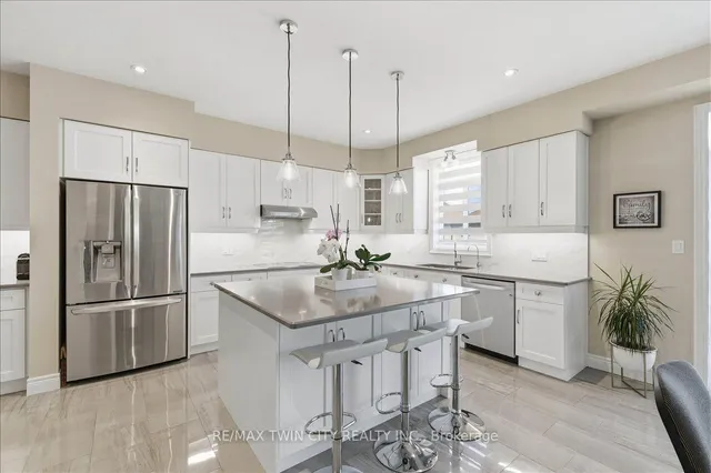 787 Snowberry Crt, Waterloo 4