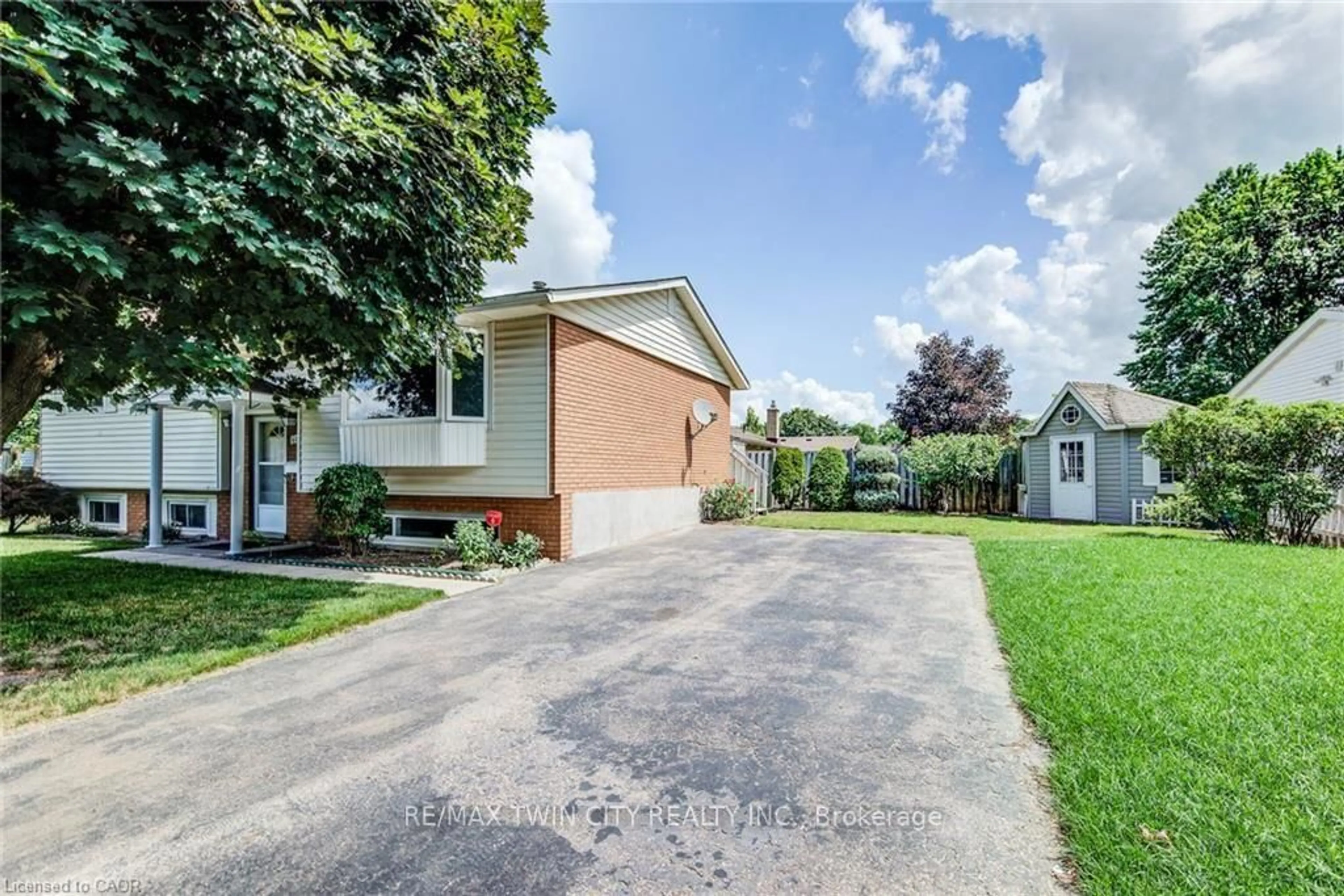 Unknown for 602 Highpoint Ave, Waterloo Ontario N2L 4N1