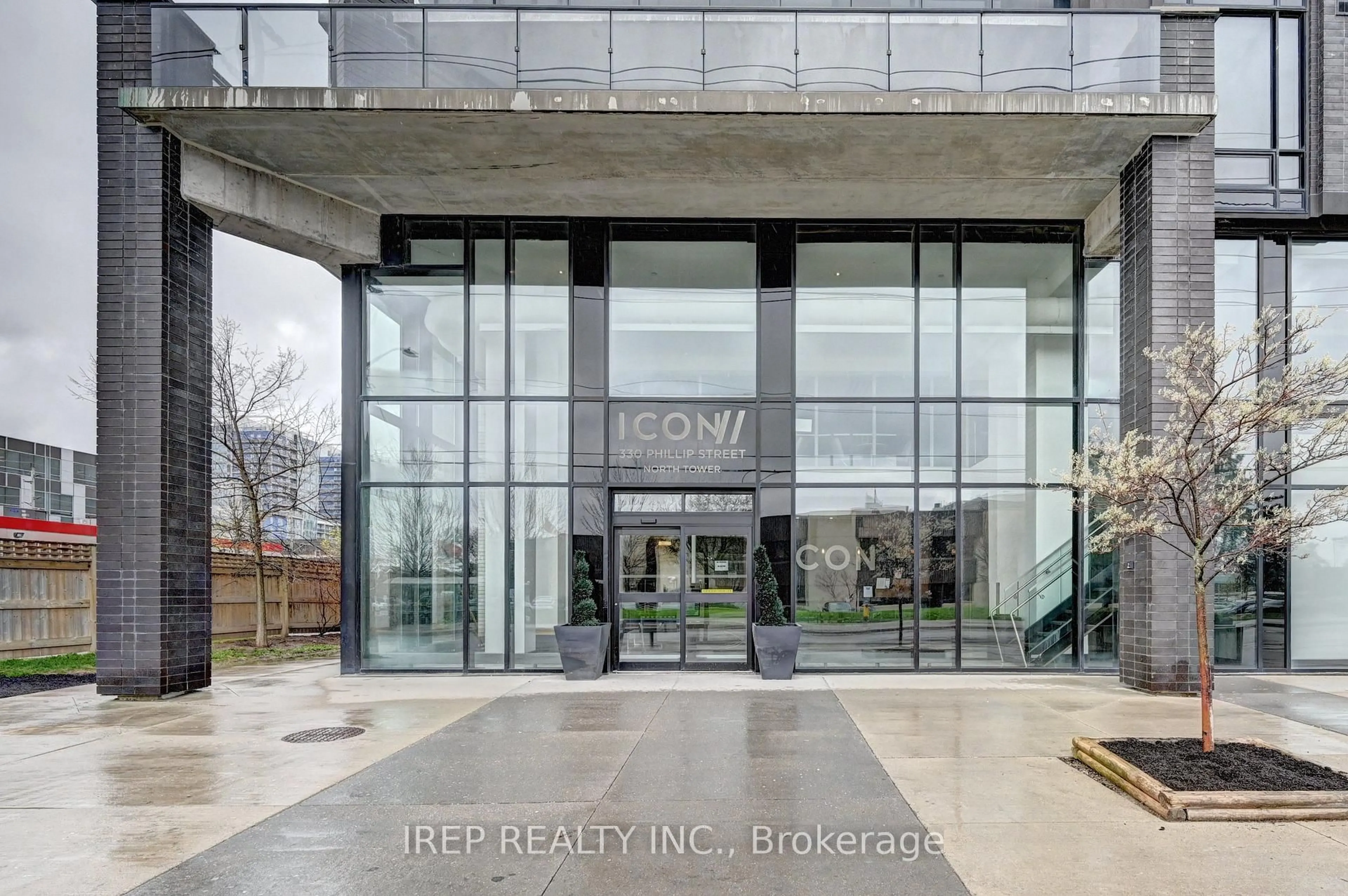 Indoor entryway for 330 Phillip St, Waterloo Ontario N2L 3W9