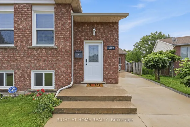 5709 Deerbrook St, Niagara Falls 2