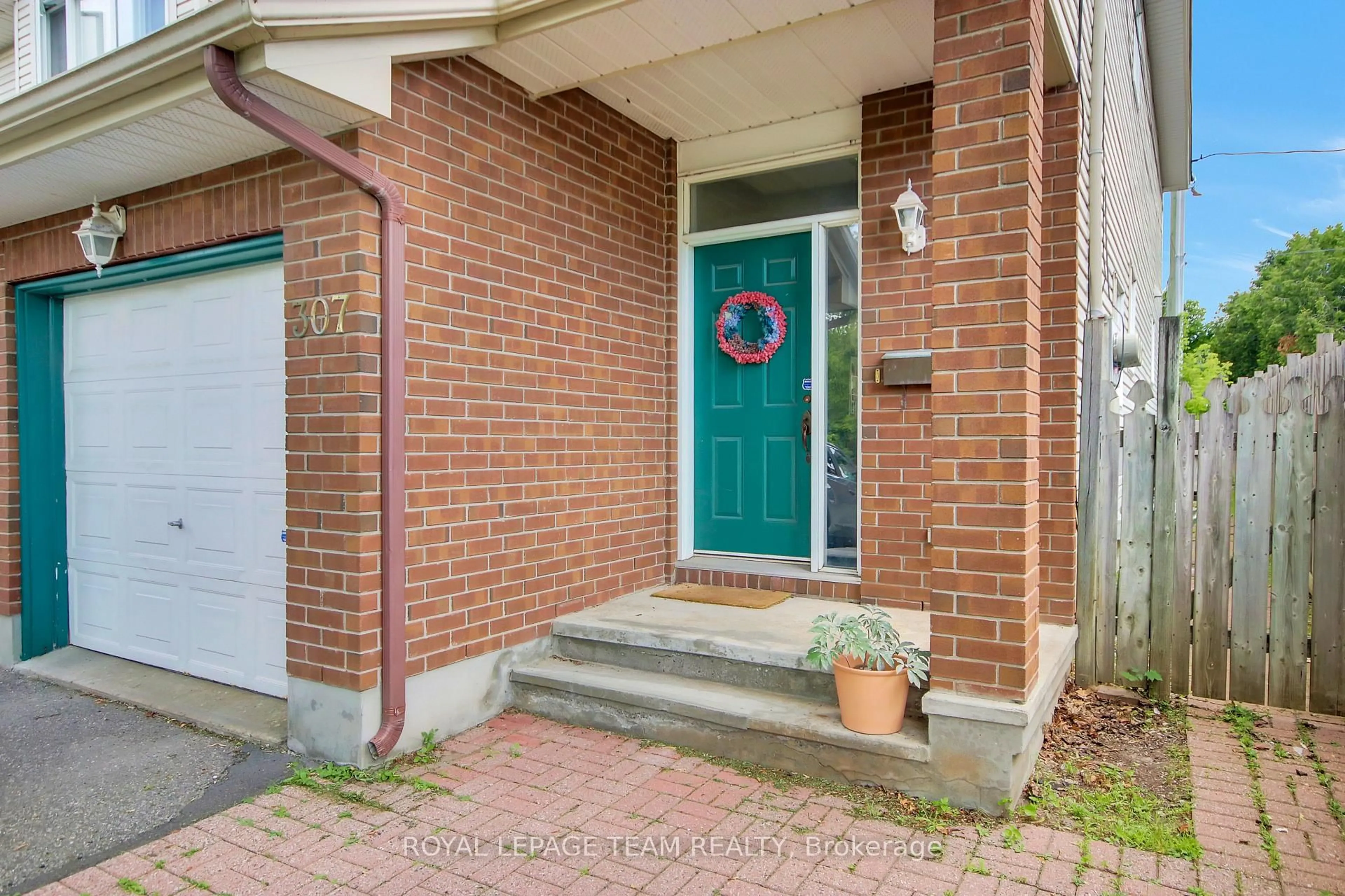 Unknown for 307 Cyr Ave, Ottawa Ontario K1L 7N6