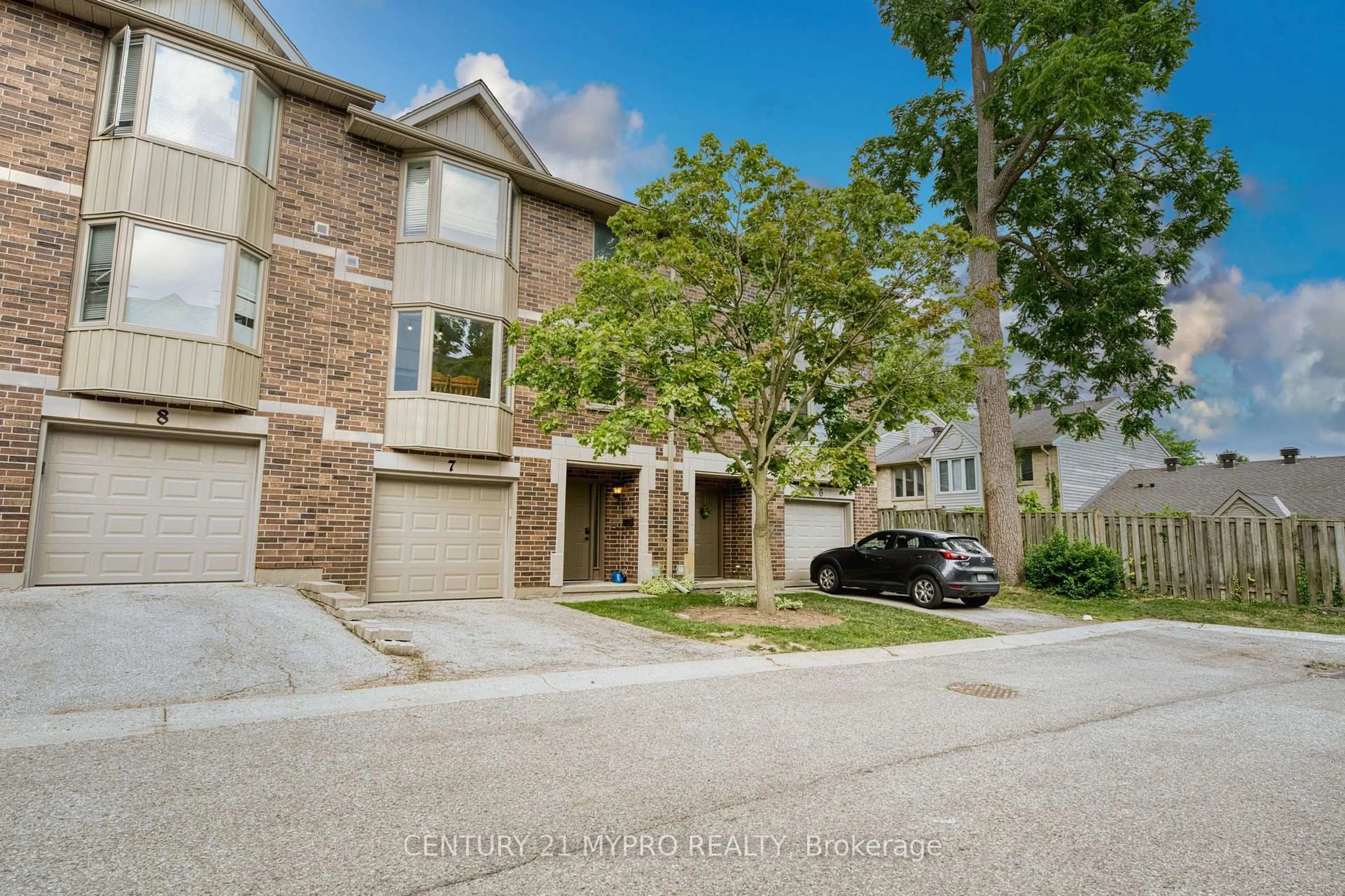 A pic from outside/outdoor area/front of a property/back of a property/a pic from drone, street for 1548 Richmond St #7, London North Ontario N6G 4W7
