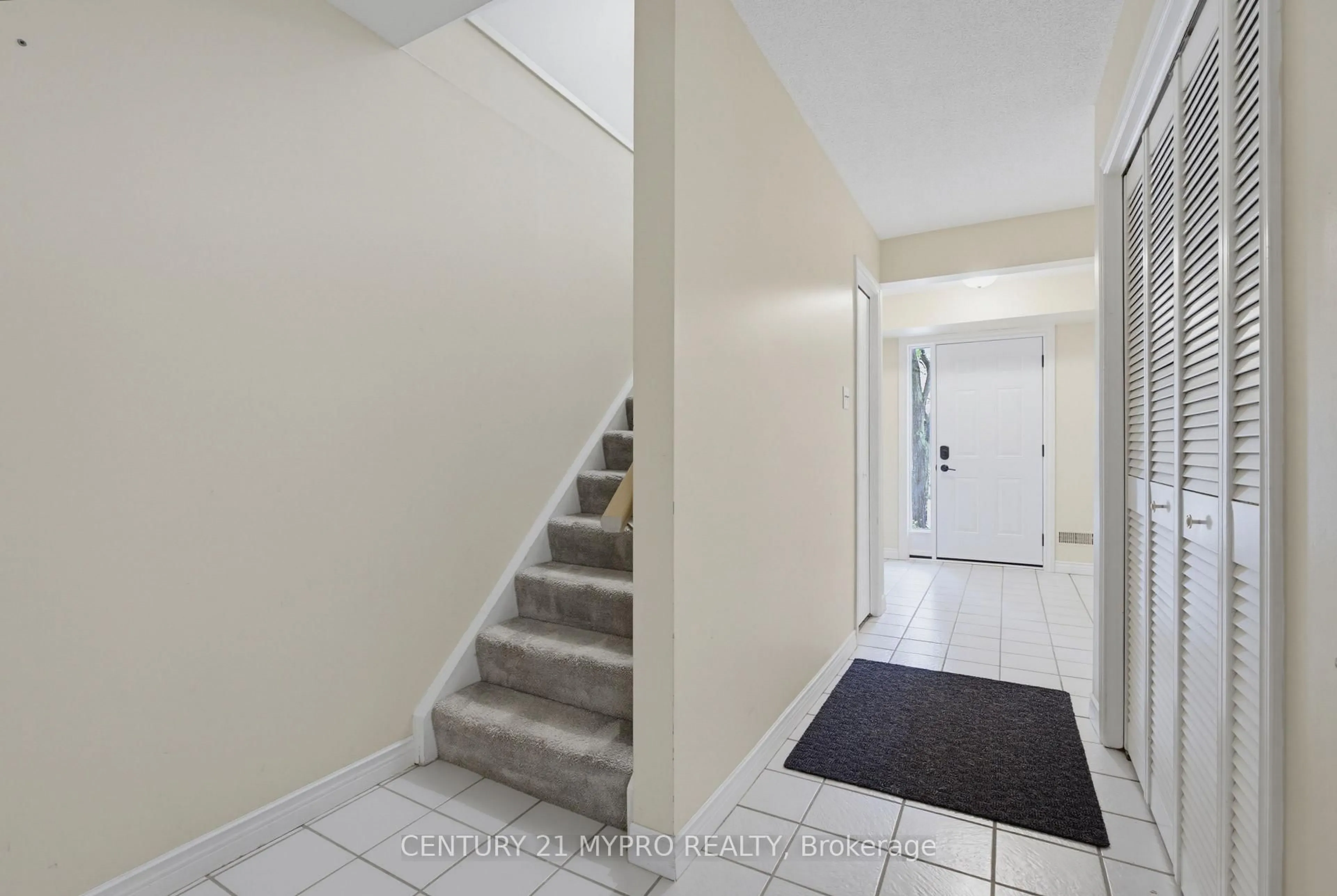 Unknown for 1548 Richmond St #7, London North Ontario N6G 4W7