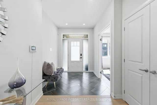 90 Coco Pl, Ottawa 3