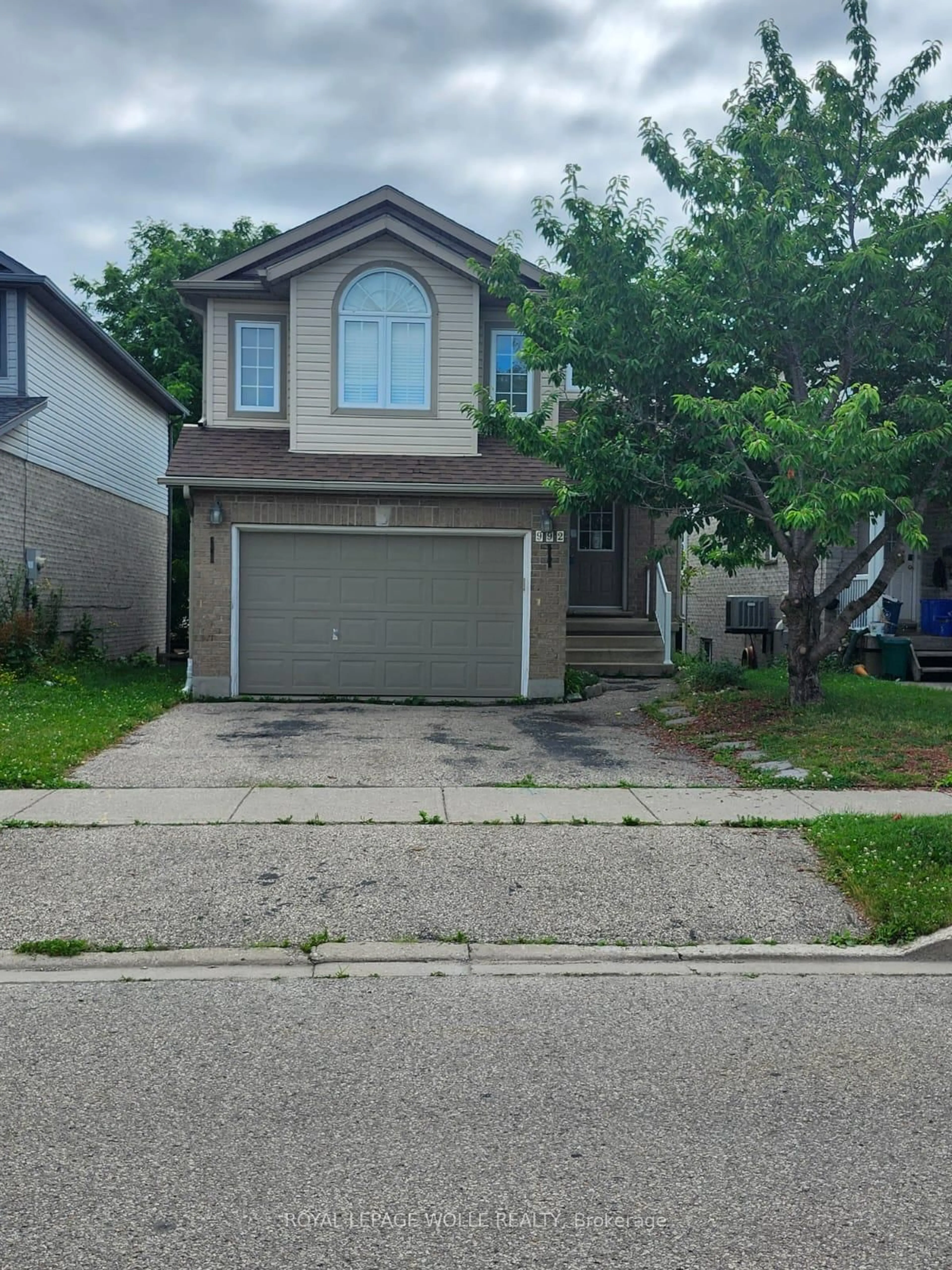 Unknown for 992 Copper Leaf Cres, Kitchener Ontario N2E 3W3