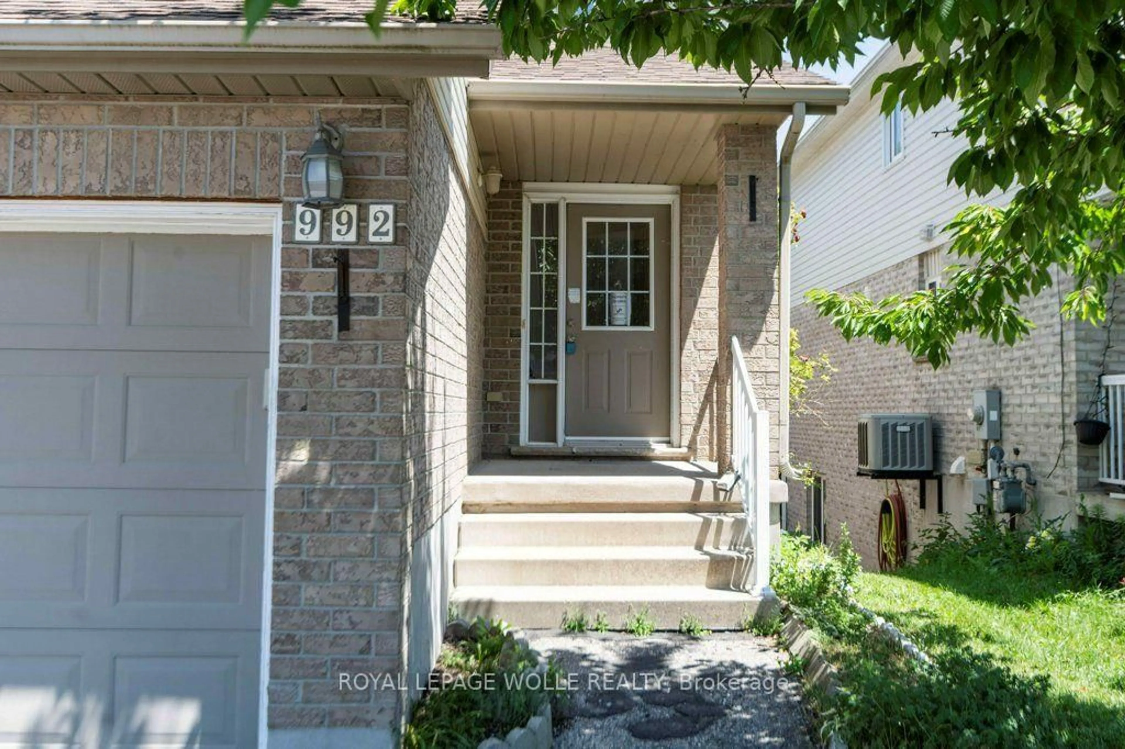 Unknown for 992 Copper Leaf Cres, Kitchener Ontario N2E 3W3