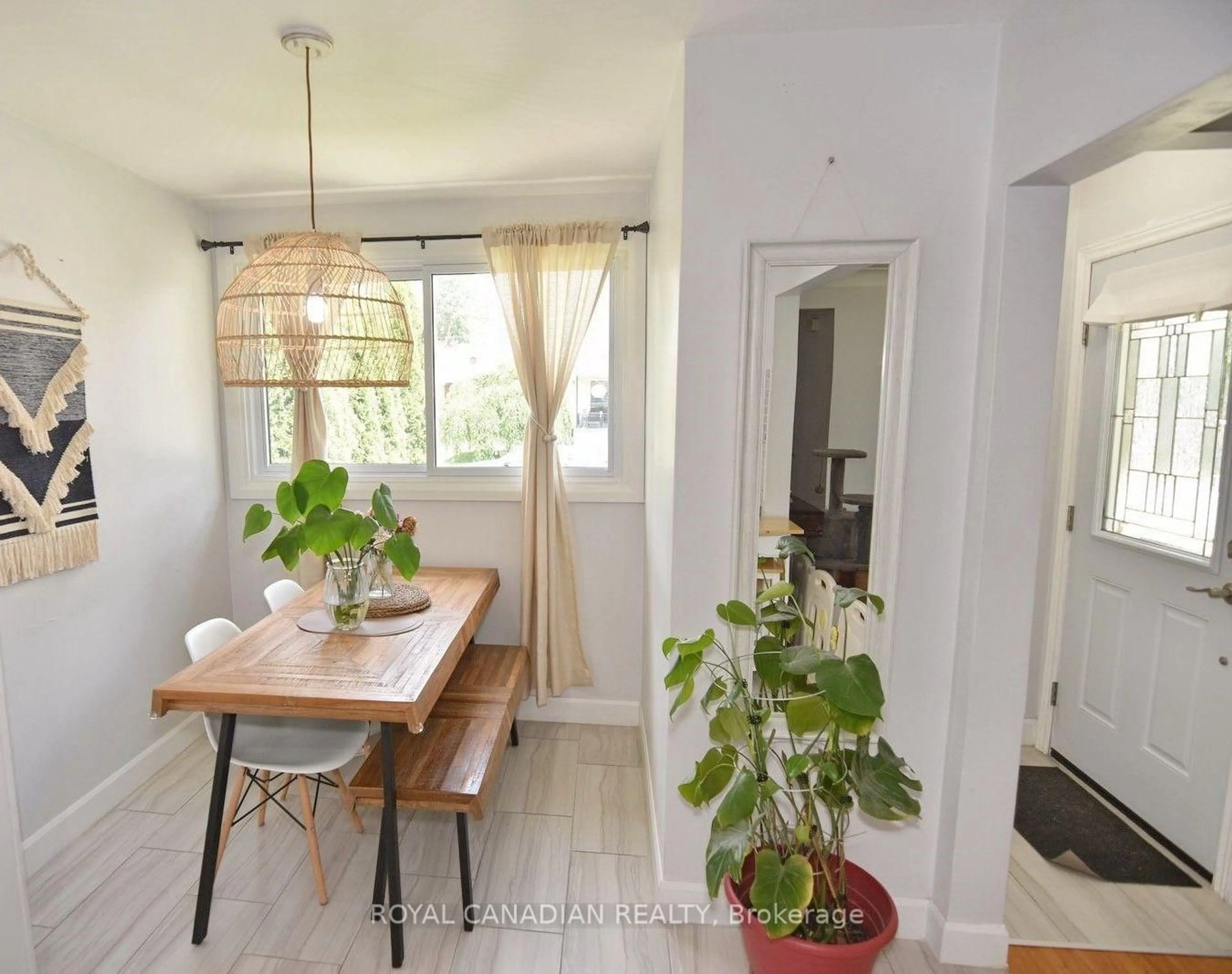 Dining room, unknown for 1635 Elsmere Ave, Windsor Ontario N8X 4H5