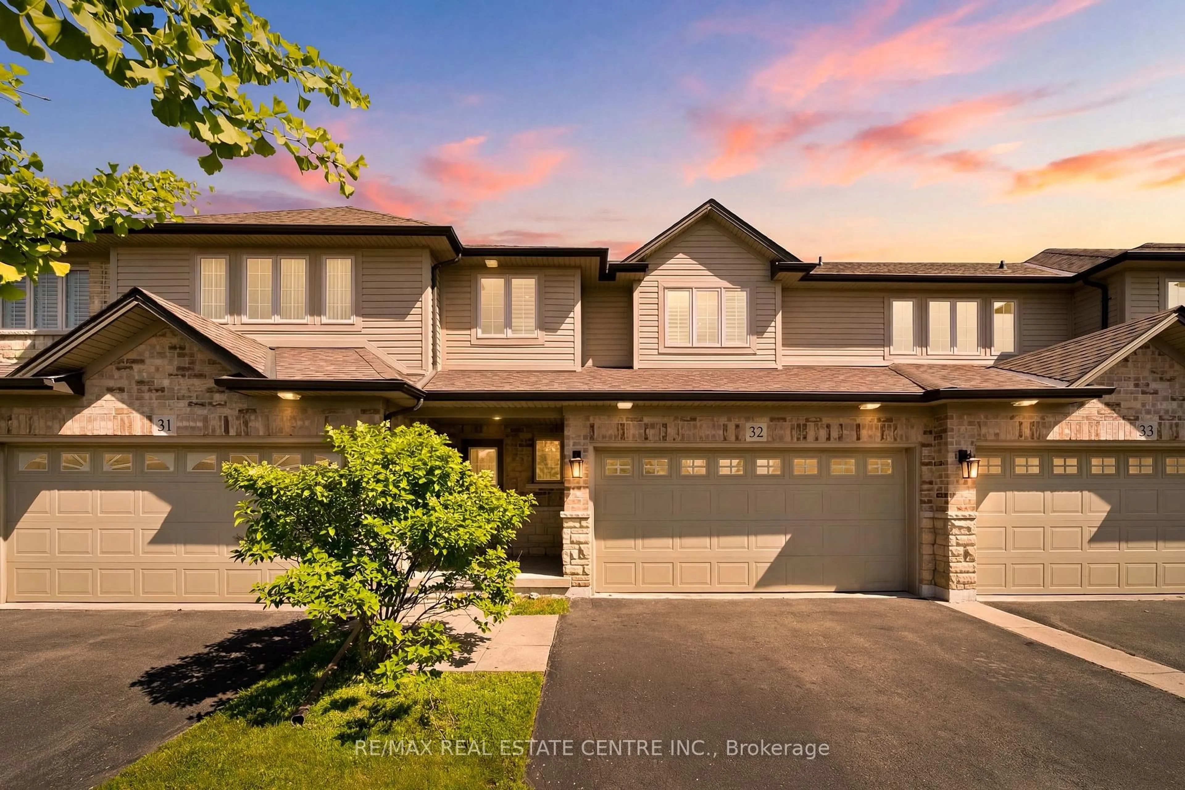 Home with brick exterior material, street for 441 Stonehenge Dr #32, Hamilton Ontario L9K 0B1