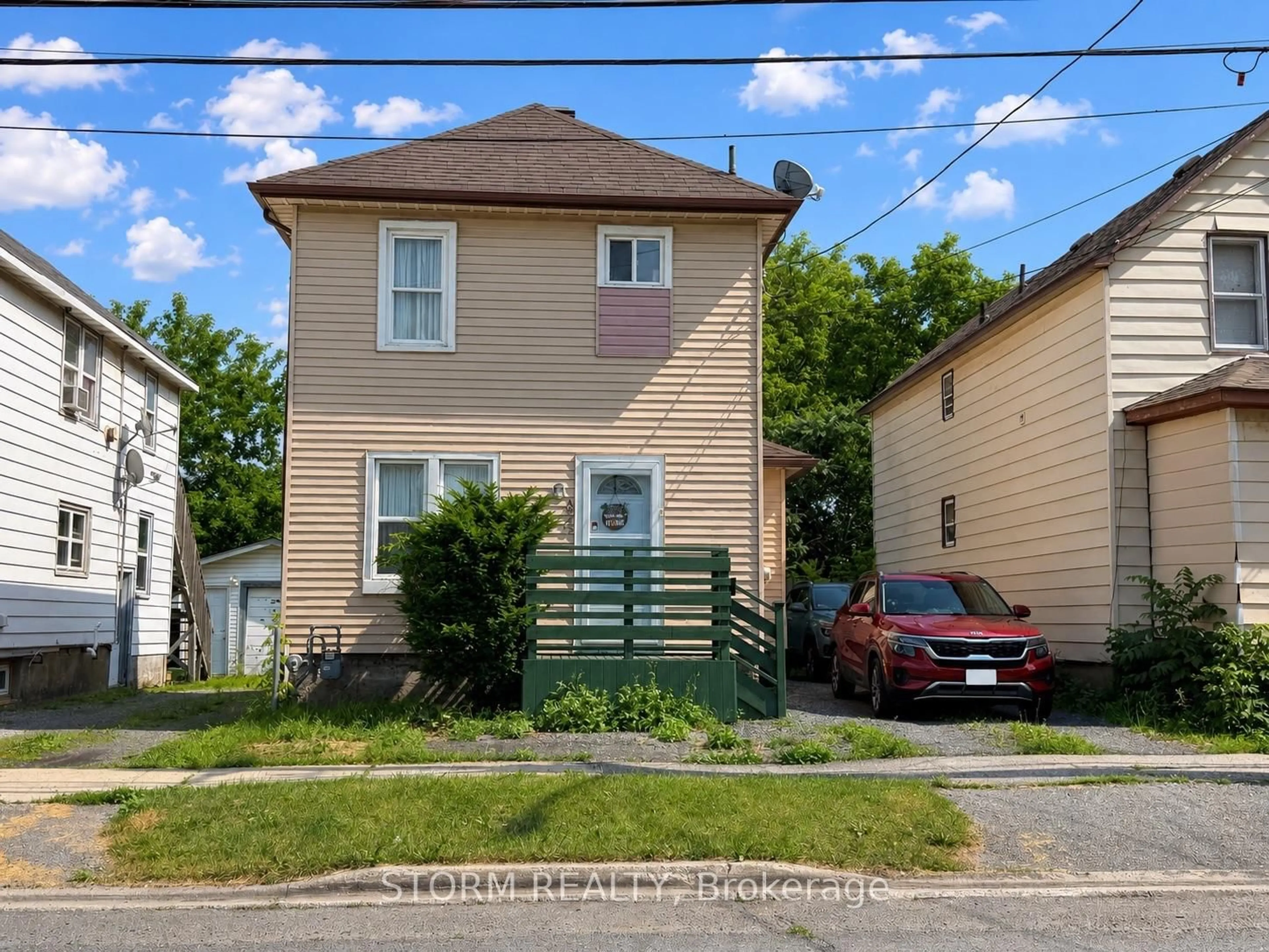 A pic from outside/outdoor area/front of a property/back of a property/a pic from drone, street for 456 4th St, Cornwall Ontario K6J 2S9