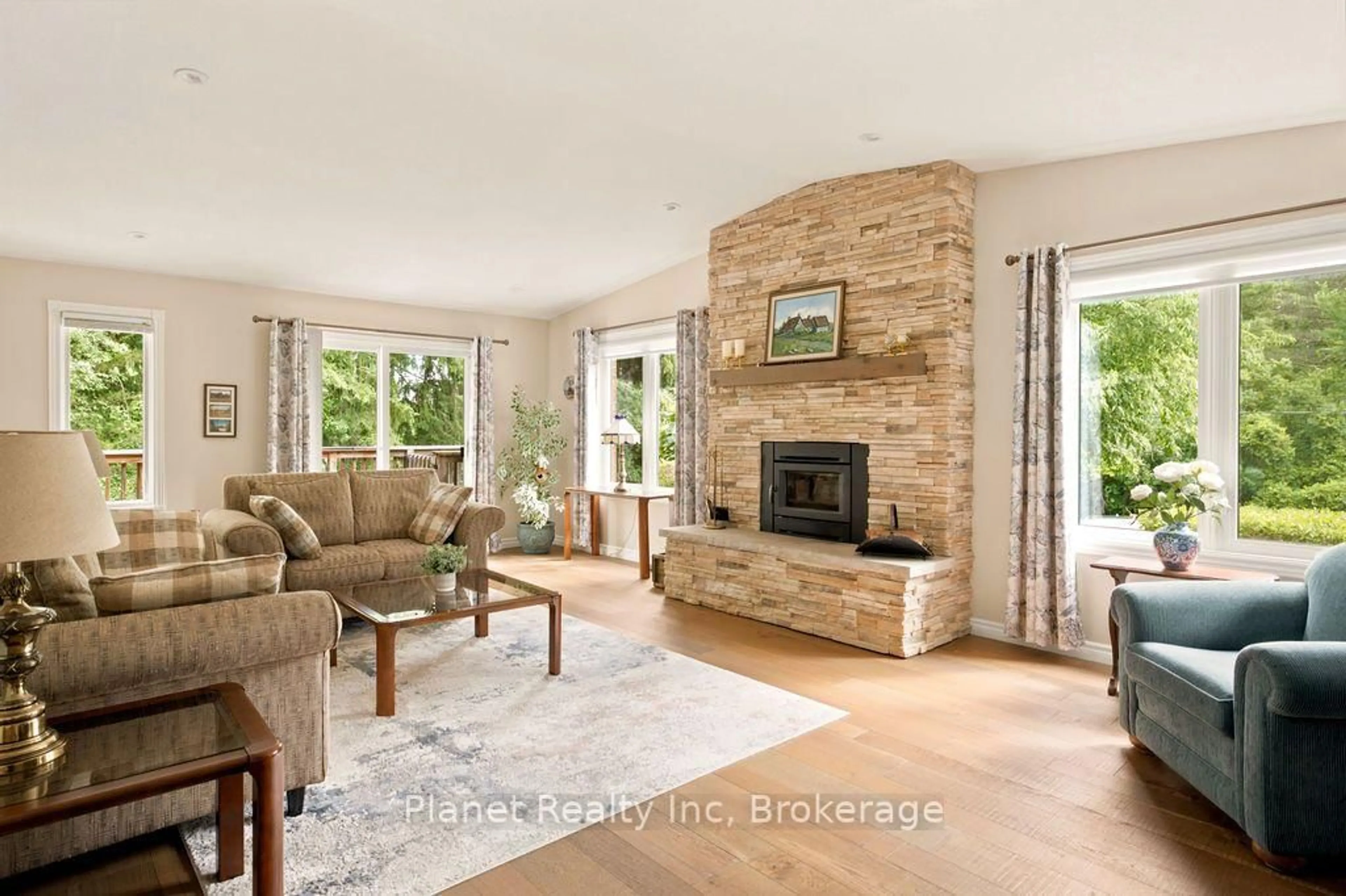Living room with furniture, ceramic/tile floor for 4426 Side Road 10, Puslinch Ontario N3C 2V4