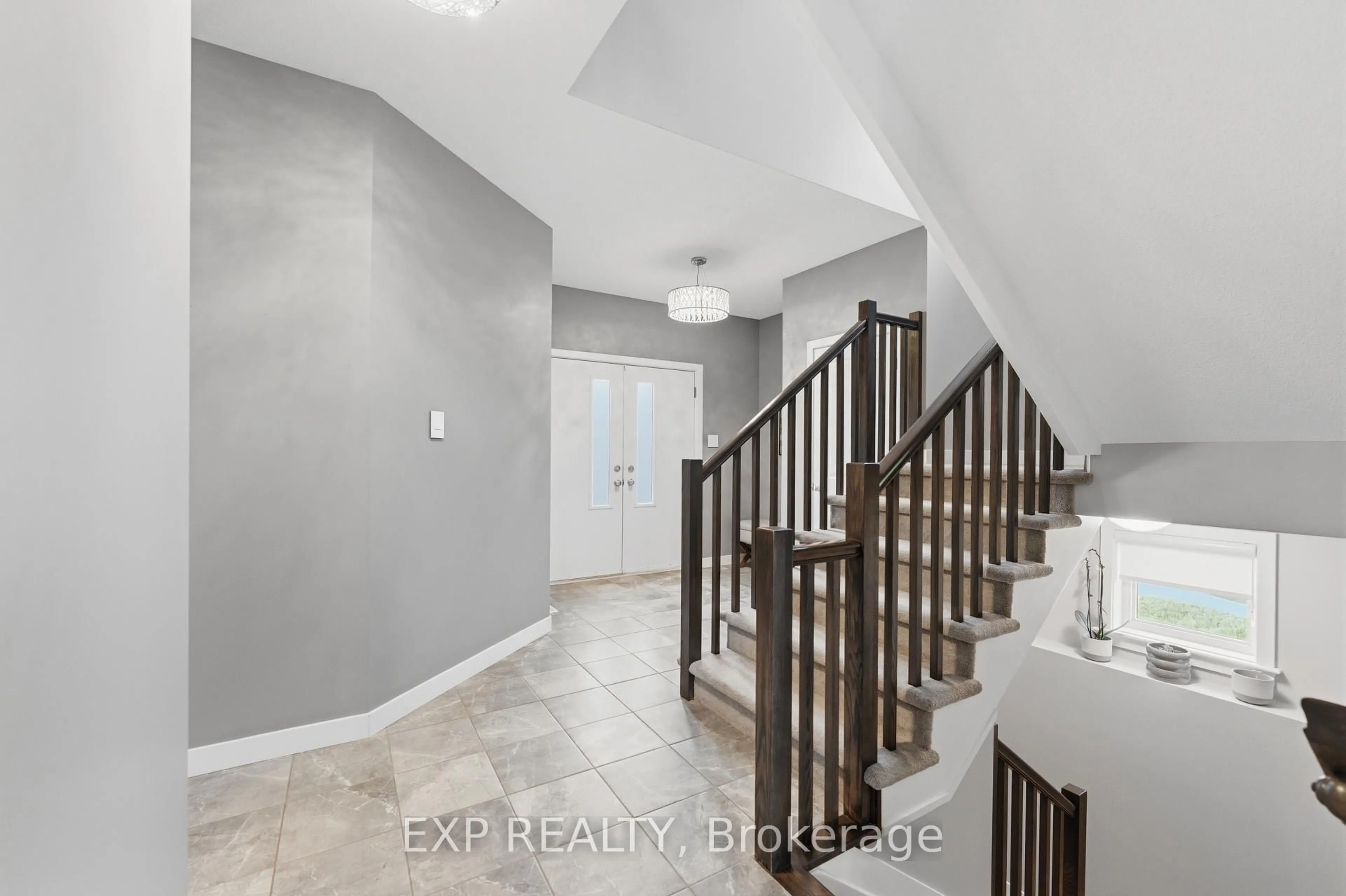 Indoor entryway for 307 Oxer Pl, Ottawa Ontario K2V 0C6