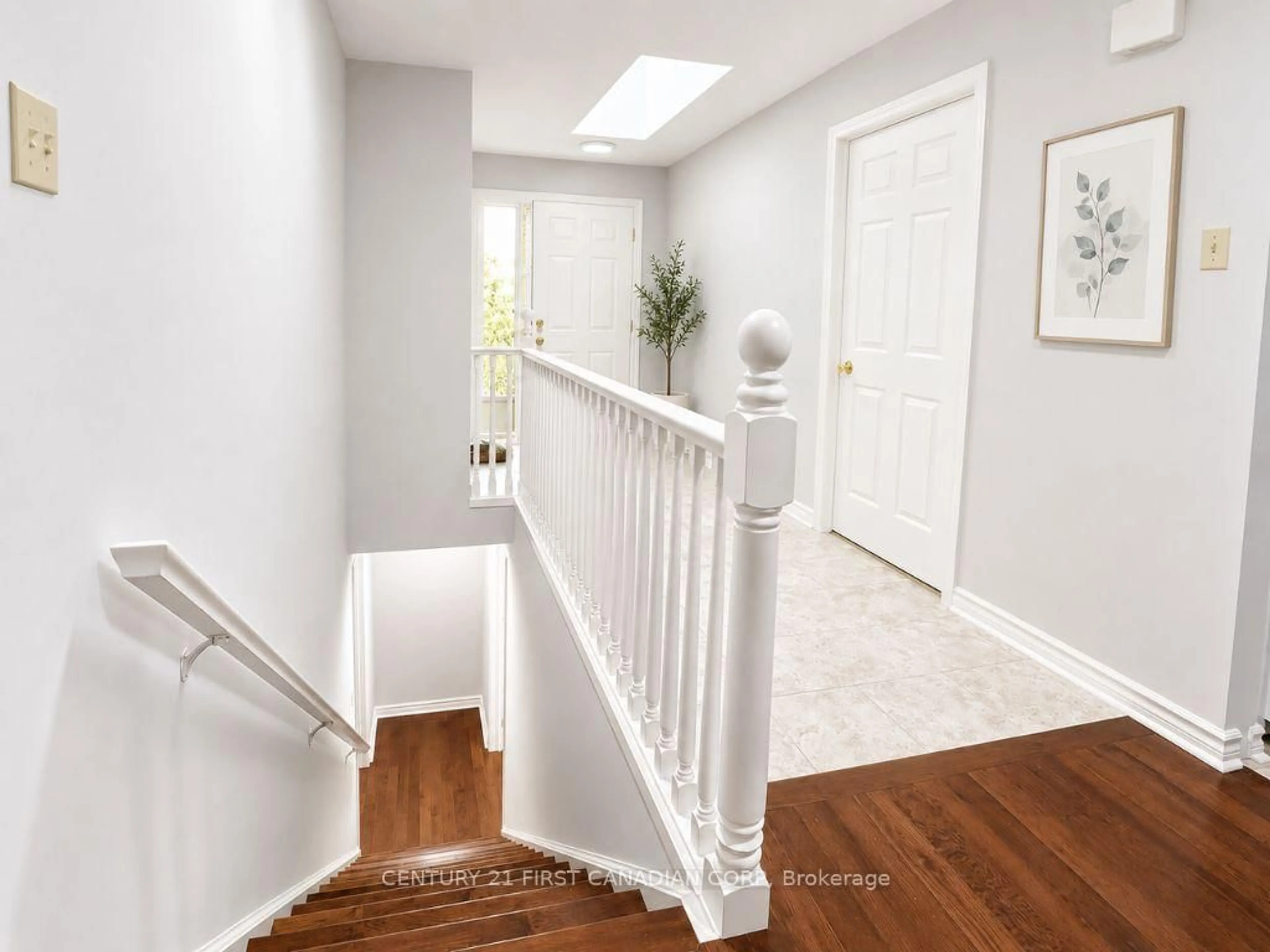 Indoor entryway for 1500 Richmond St #40, London North Ontario N6G 4T7