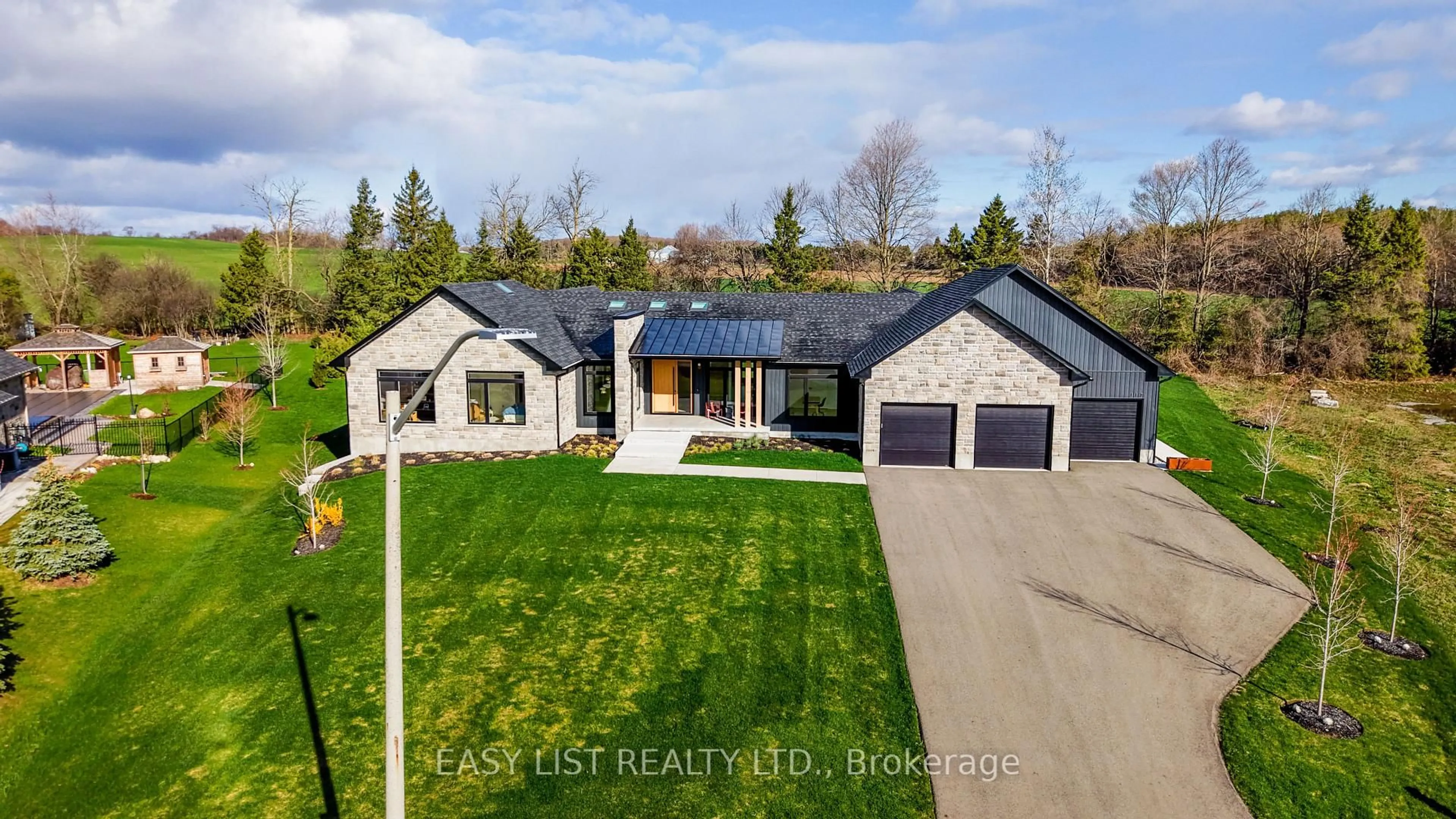 A pic from outside/outdoor area/front of a property/back of a property/a pic from drone, street for 117 Evergreen Pl, Guelph/Eramosa Ontario N0B 1B0