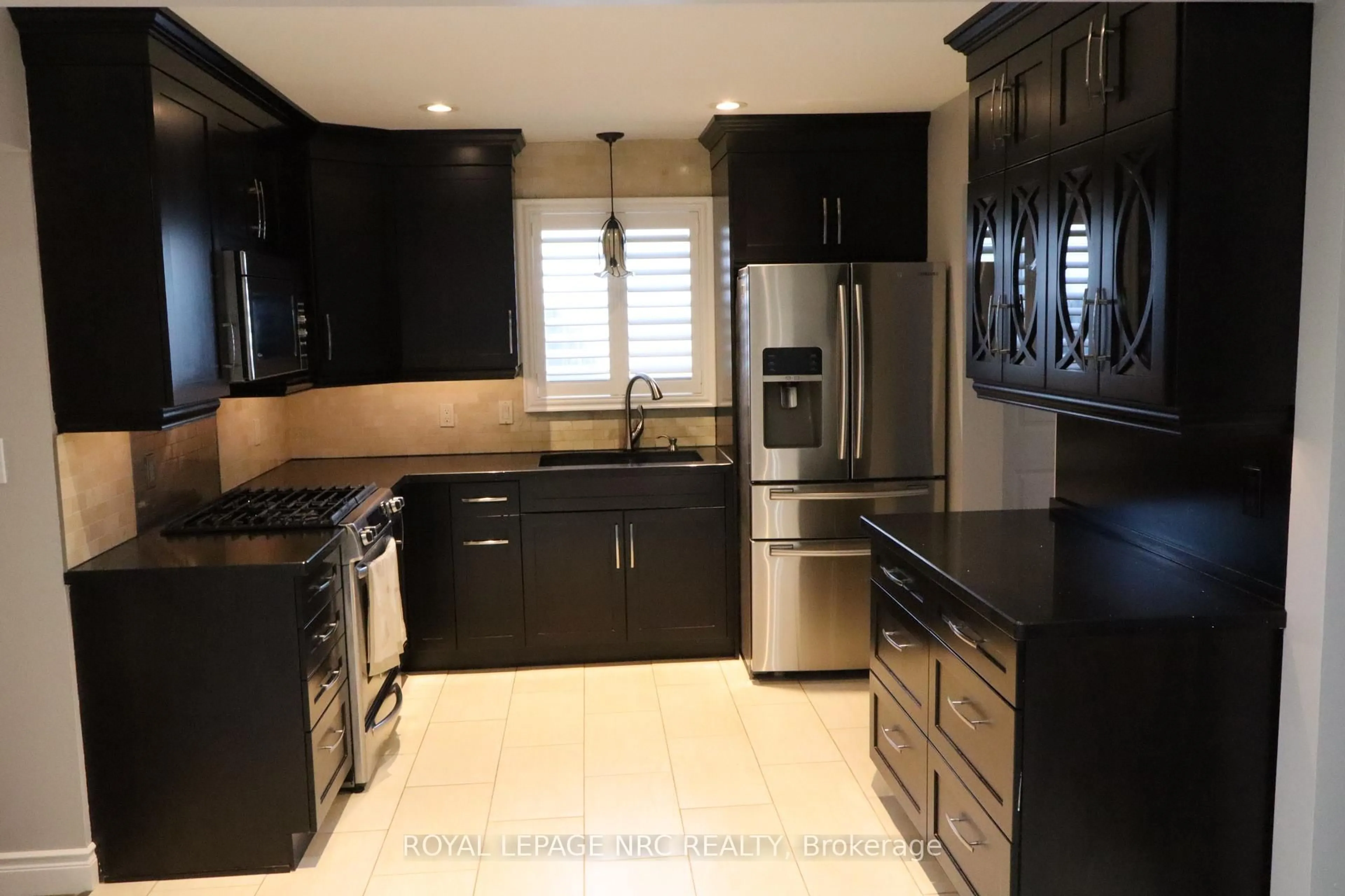 Contemporary kitchen, ceramic/tile floor for 7689 TRACKVIEW St, Niagara Falls Ontario L2H 2Z6