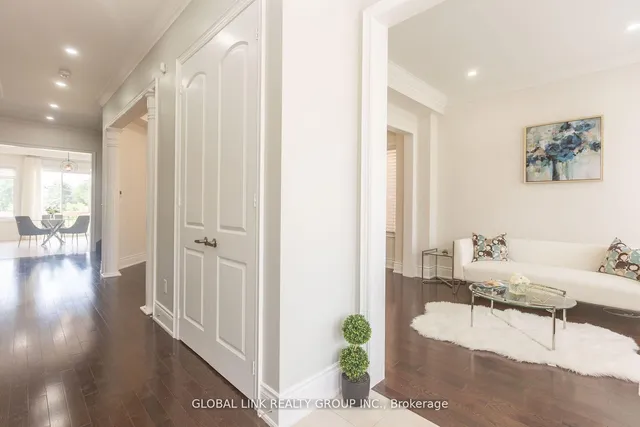 44 Golden Hawk Dr, Hamilton 2