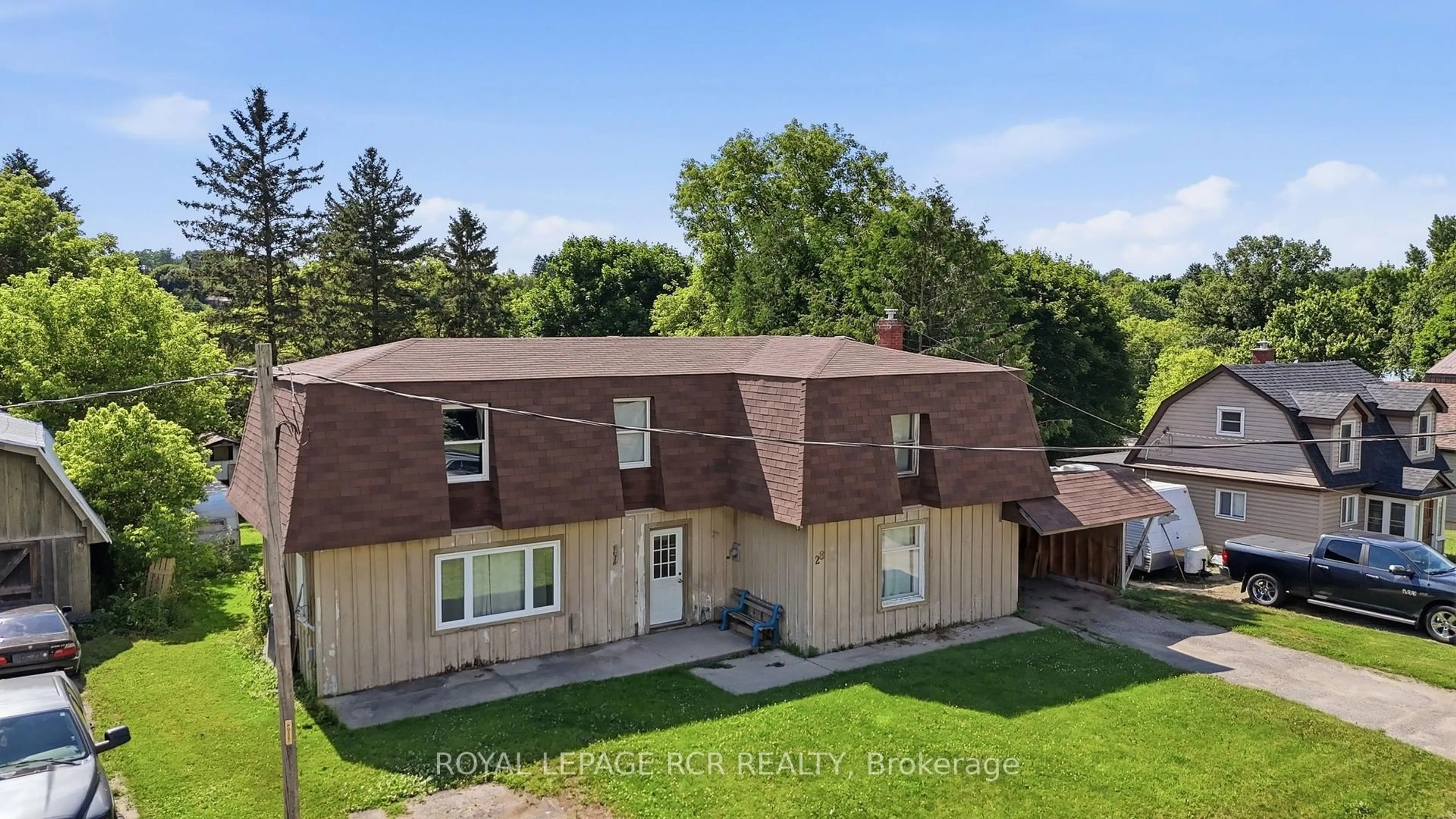 A pic from outside/outdoor area/front of a property/back of a property/a pic from drone, street for 28 Cooper St, East Luther Grand Valley Ontario L9W 5N5