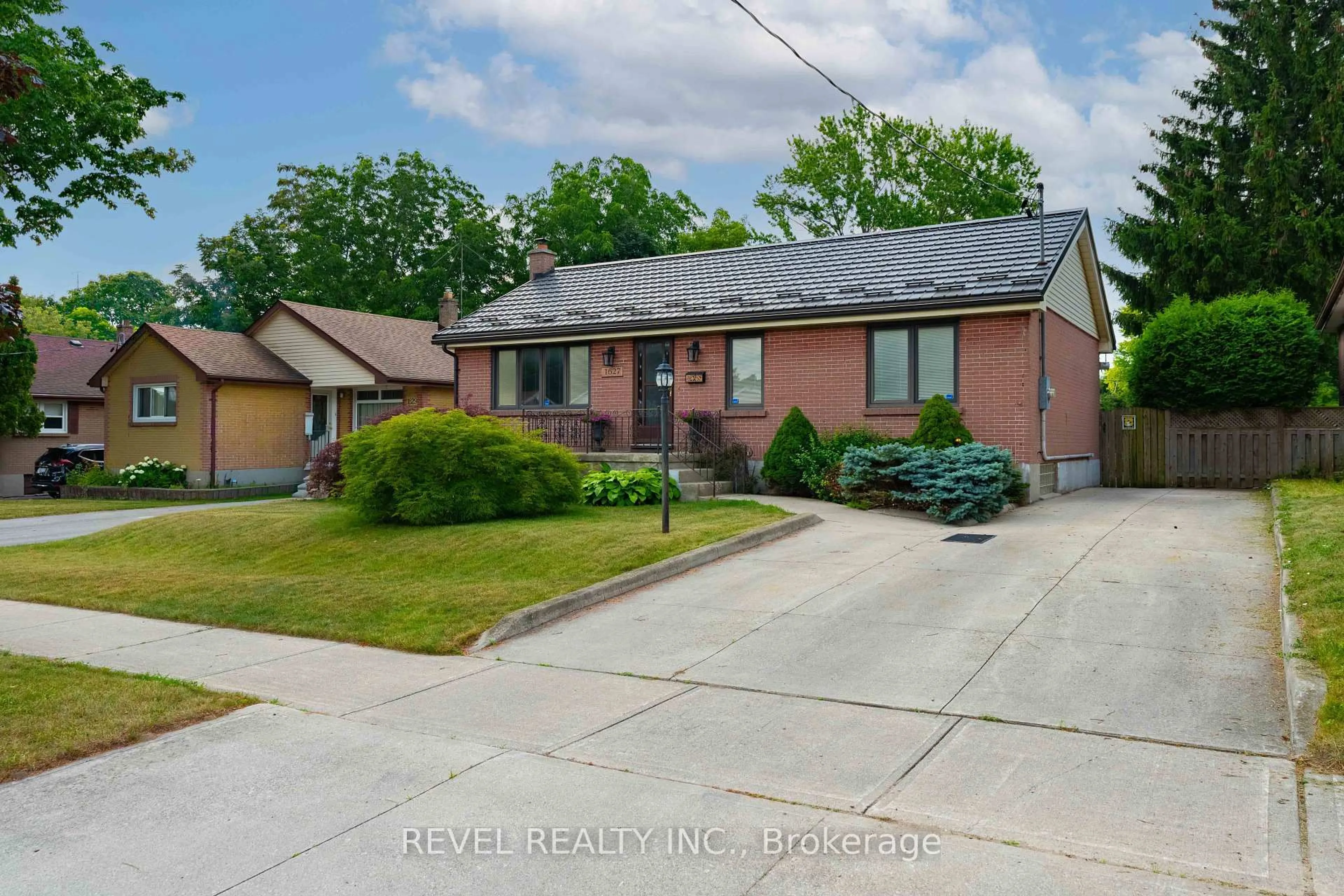 Home with brick exterior material, street for 1627 Mardell St, London East Ontario N5V 1X3