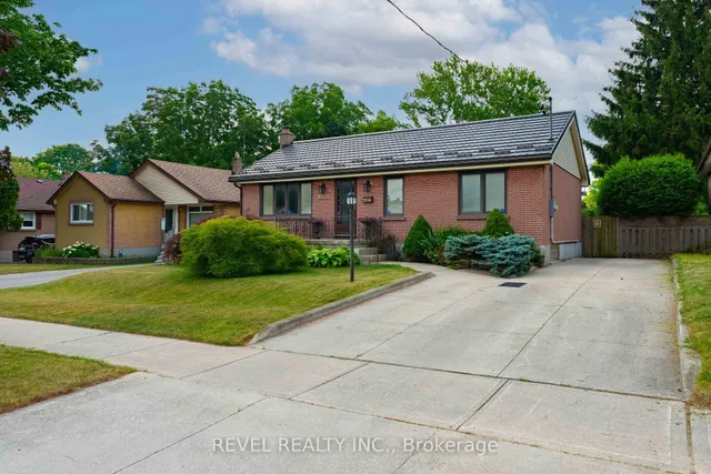 1627 Mardell St, London East