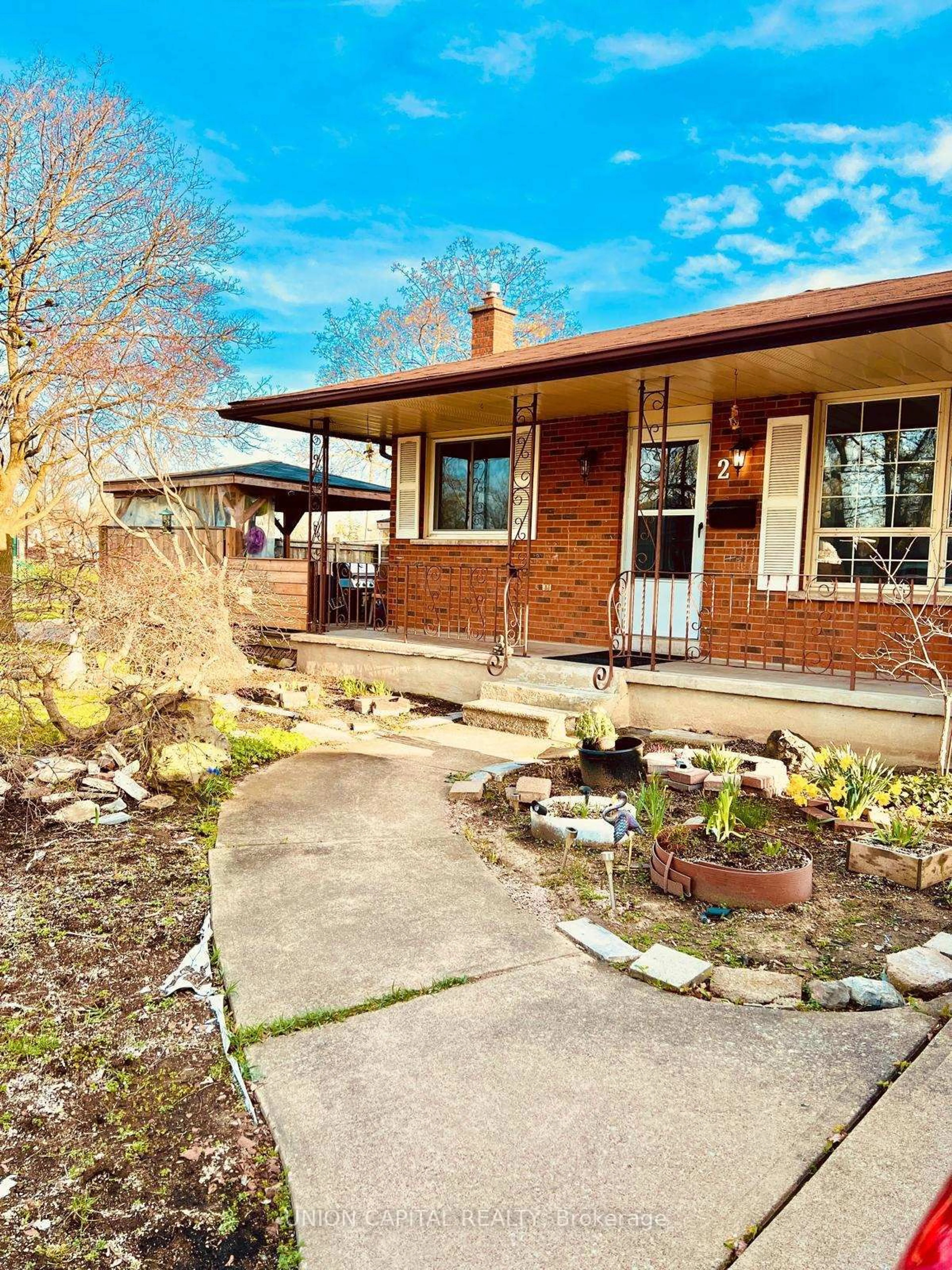 Home with brick exterior material, street for 2 Shetland Cres, St. Catharines Ontario L2P 3P7