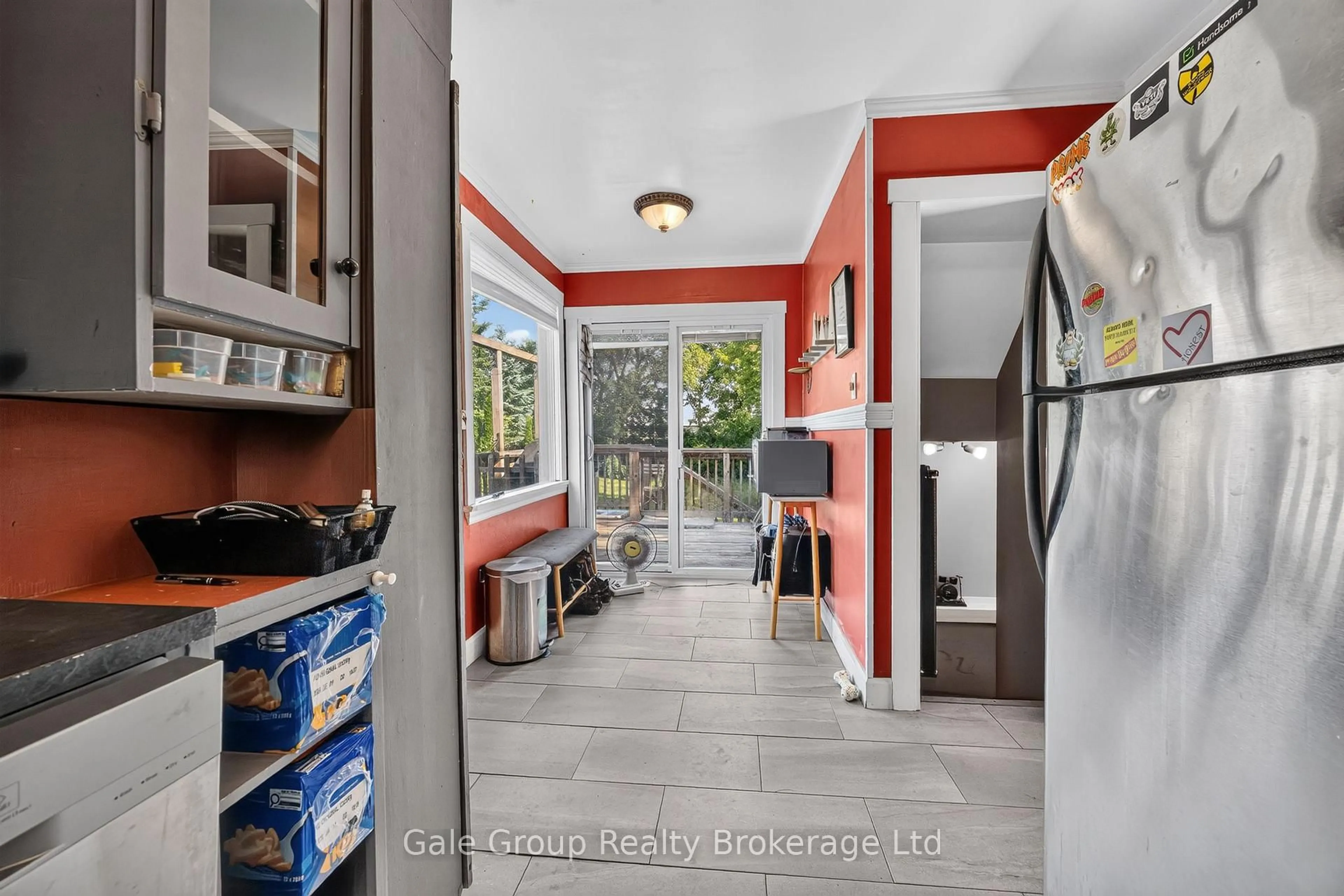 Unknown for 813 Dufferin St, Woodstock Ontario N4S 1Y8