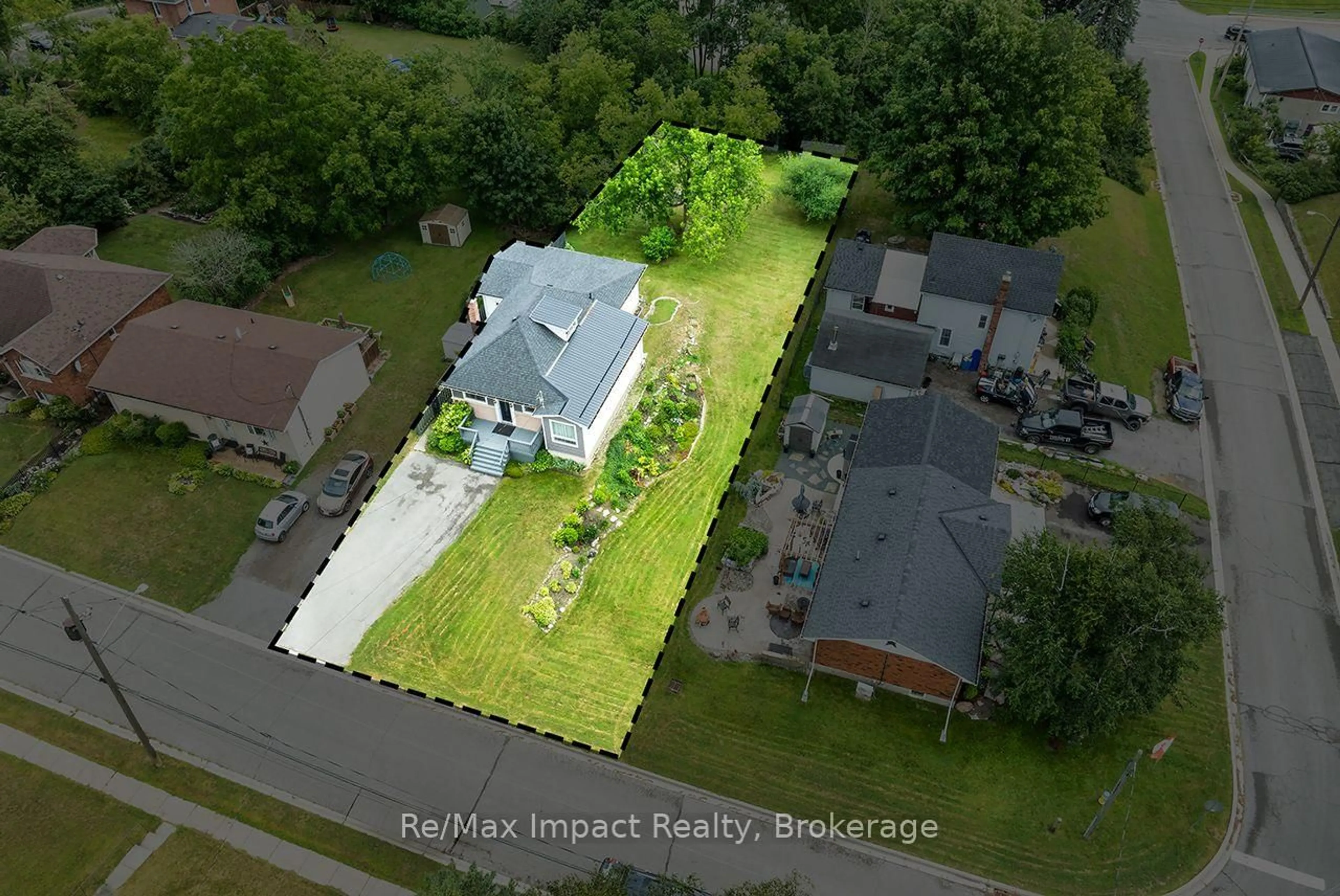 A pic from outside/outdoor area/front of a property/back of a property/a pic from drone, street for 155 Garry St, Trent Hills Ontario K0L 1L0